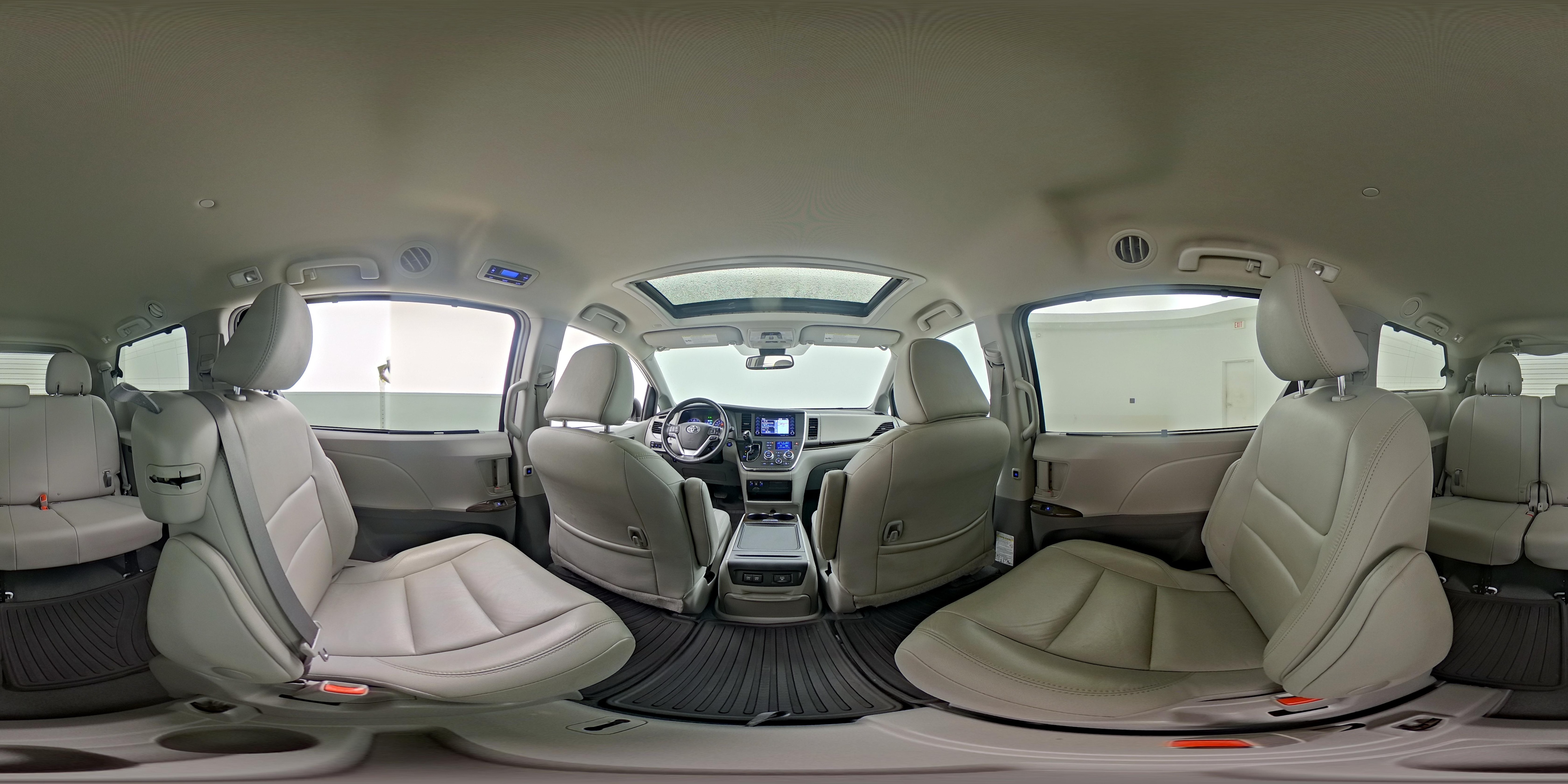 2019 Toyota Sienna XLE - Photo 27