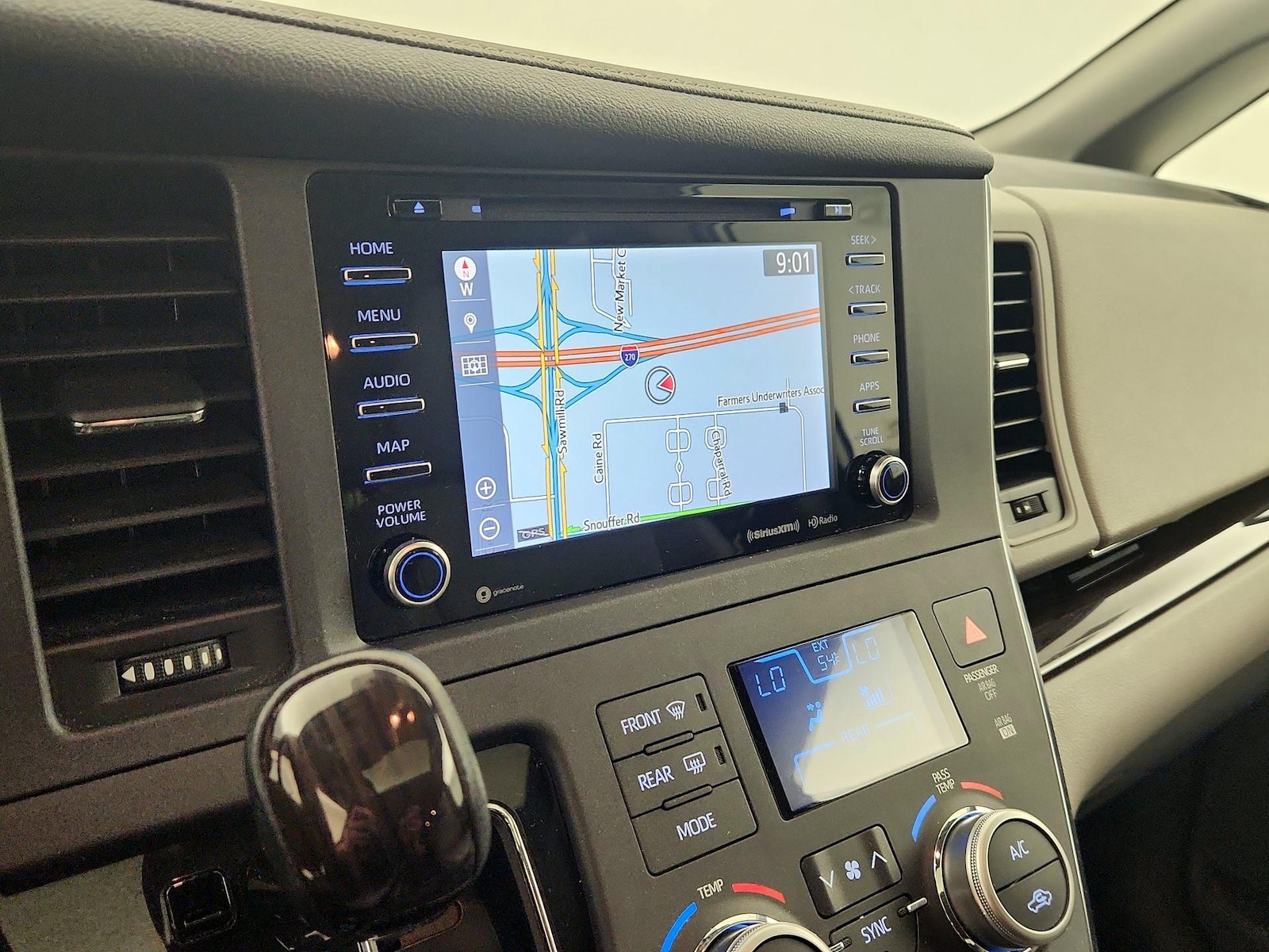 2019 Toyota Sienna XLE - Photo 13