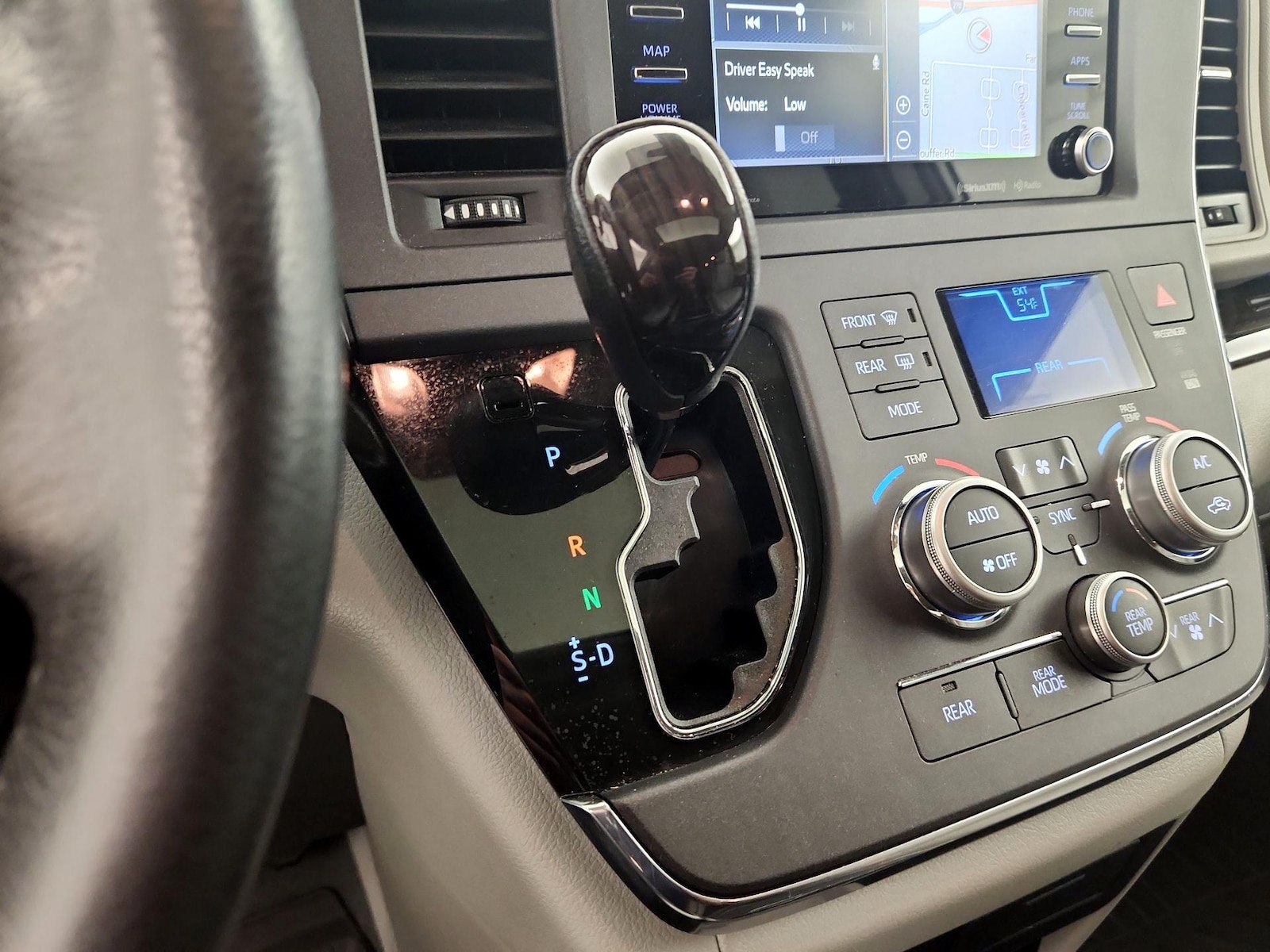 2019 Toyota Sienna XLE - Photo 17
