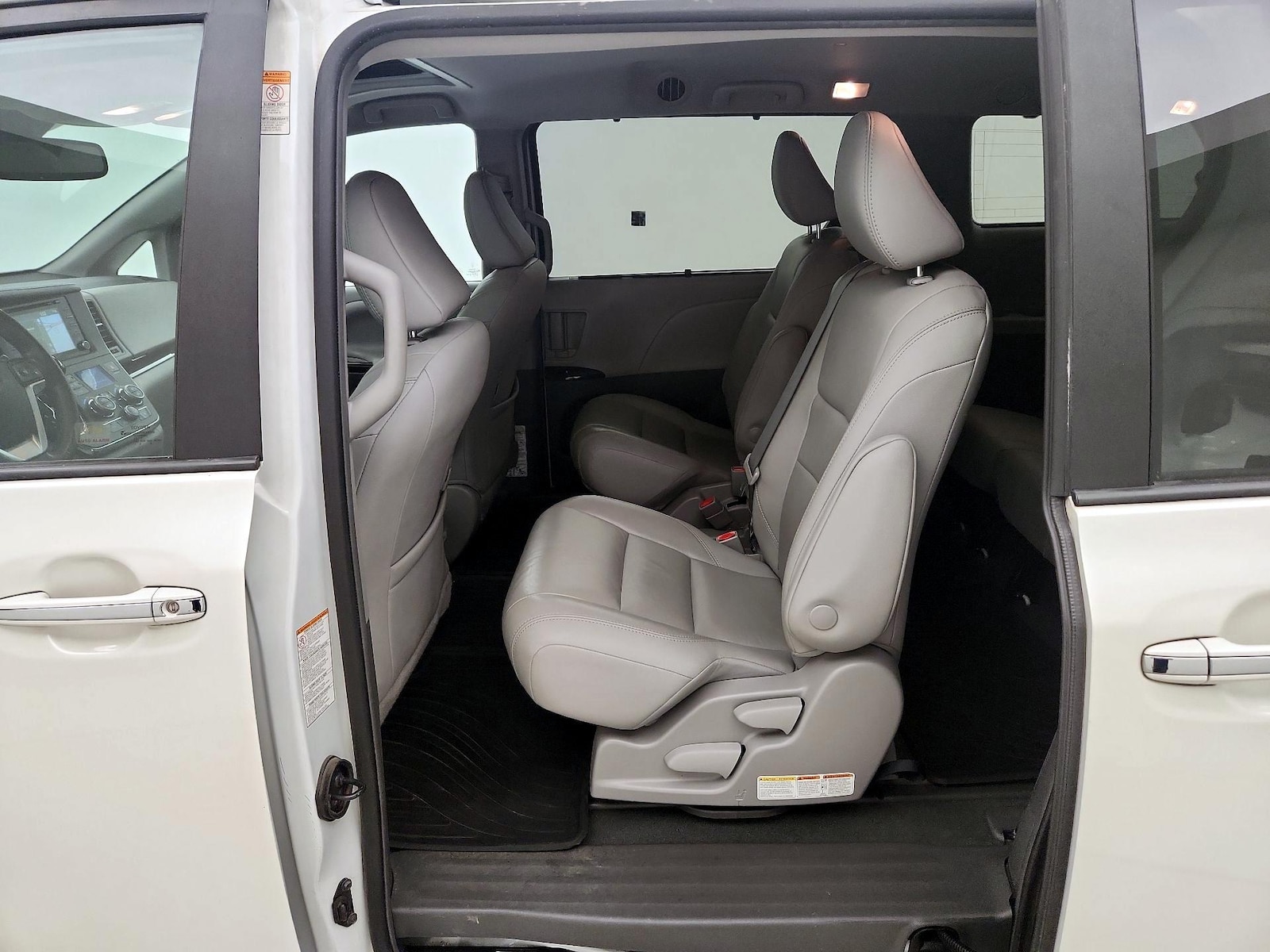 2019 Toyota Sienna XLE - Photo 20