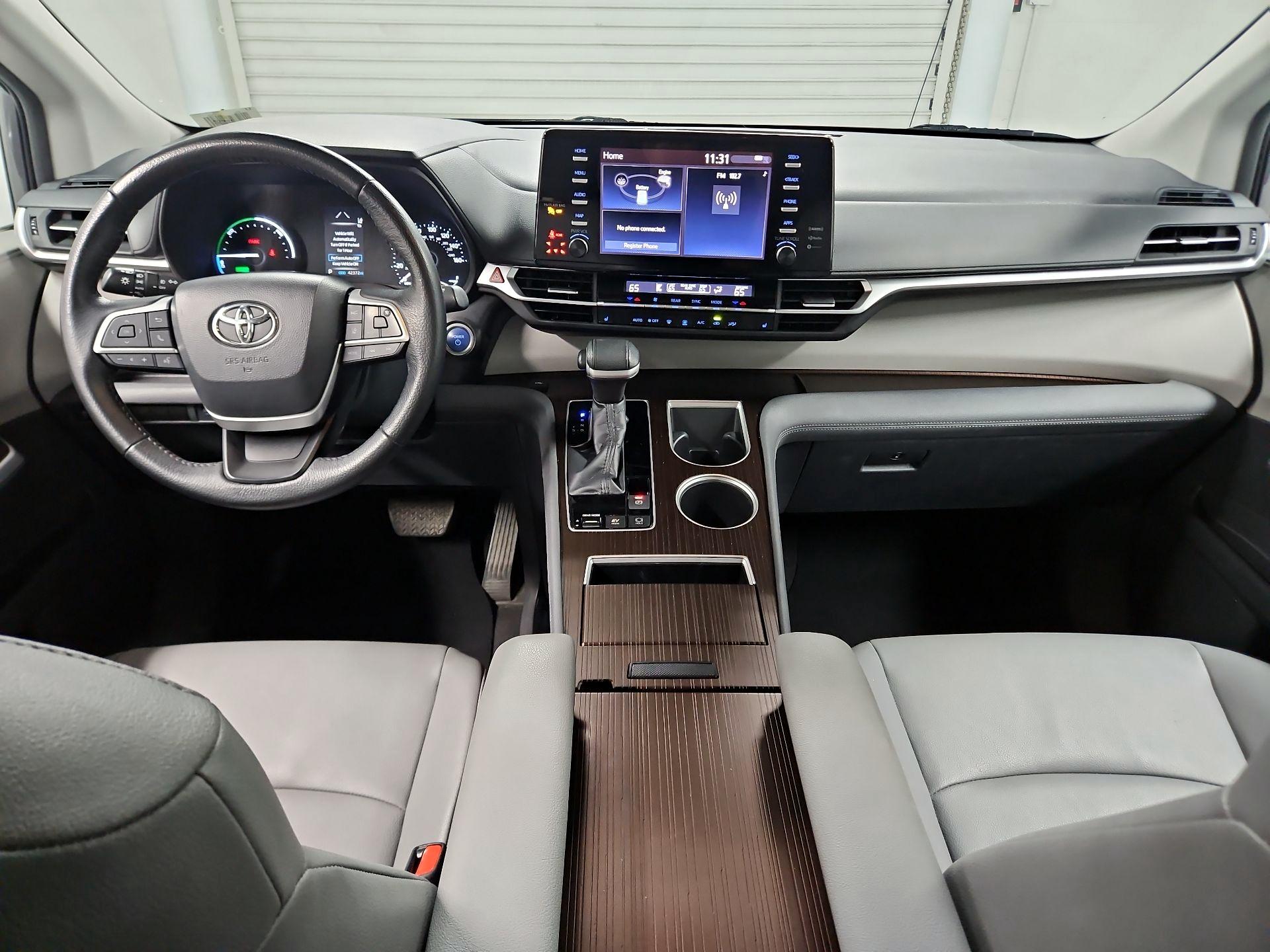 Thumbnail: 2023 Toyota Sienna - 9