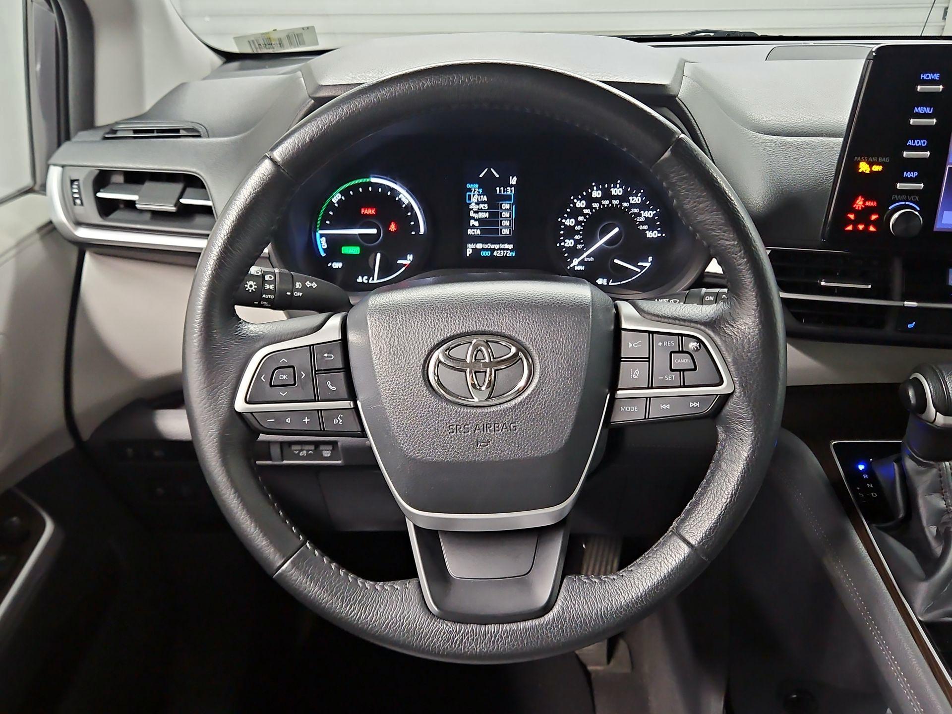 Thumbnail: 2023 Toyota Sienna - 10