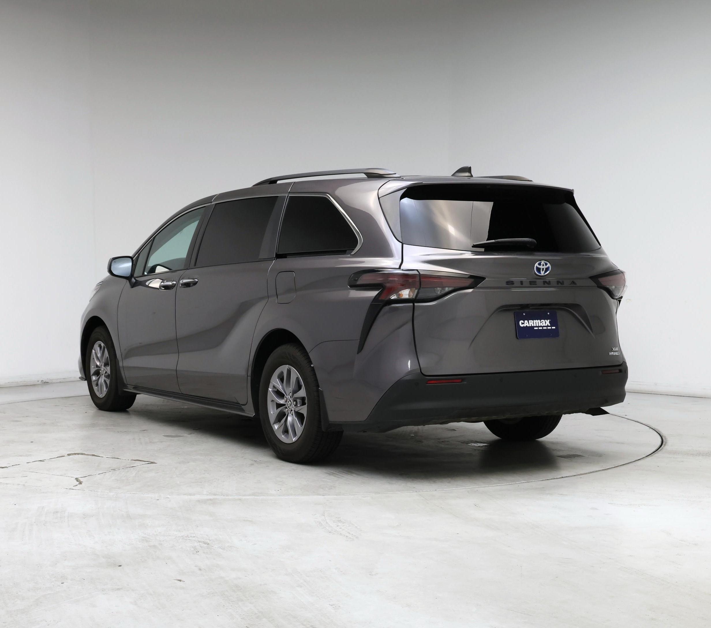 Thumbnail: 2023 Toyota Sienna - 2