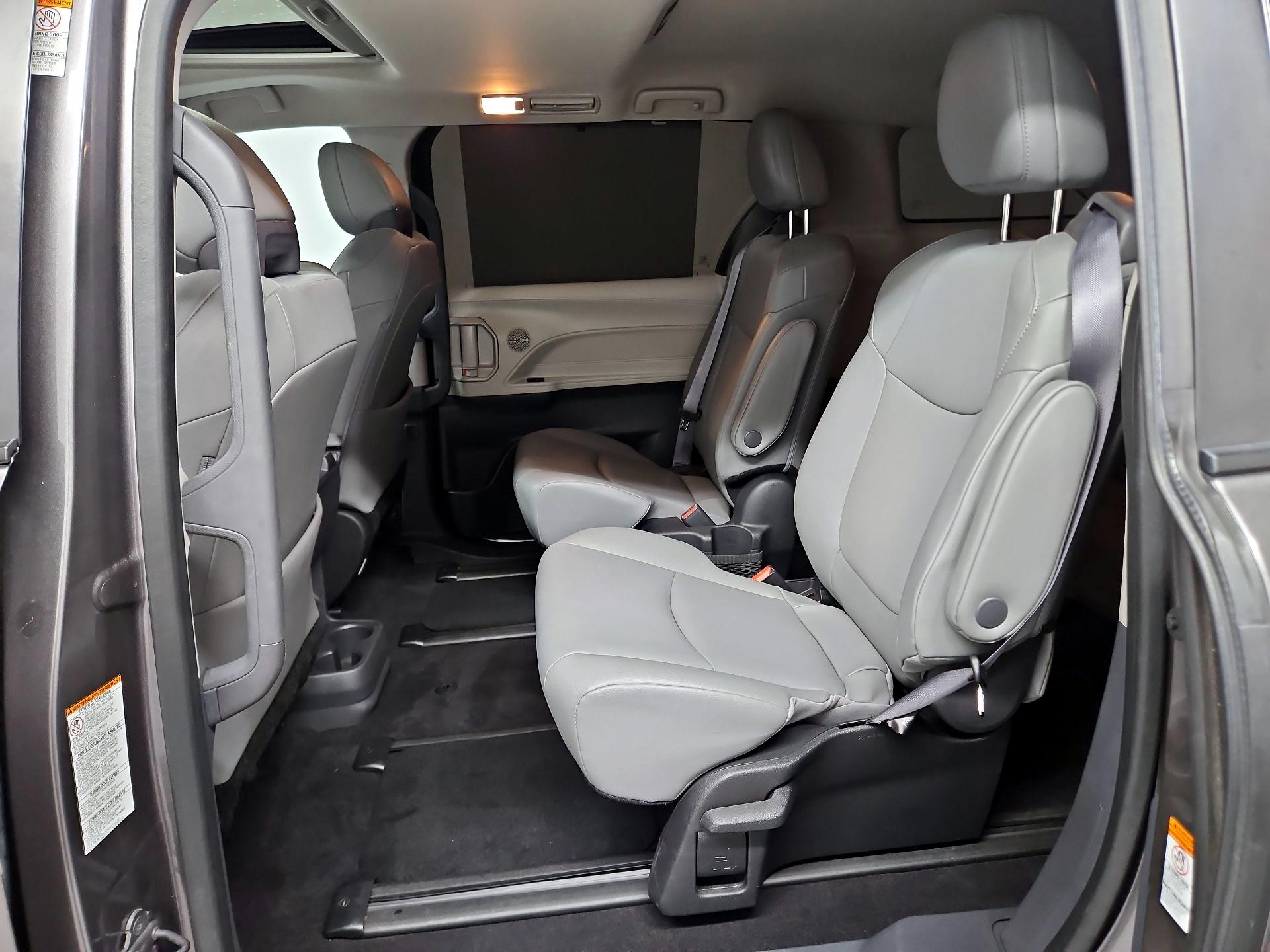 Thumbnail: 2023 Toyota Sienna - 20