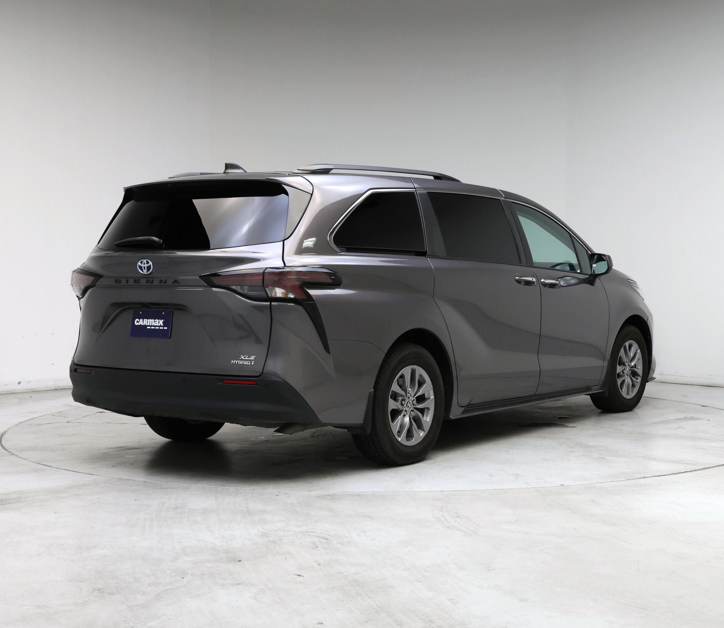 Thumbnail: 2023 Toyota Sienna - 8