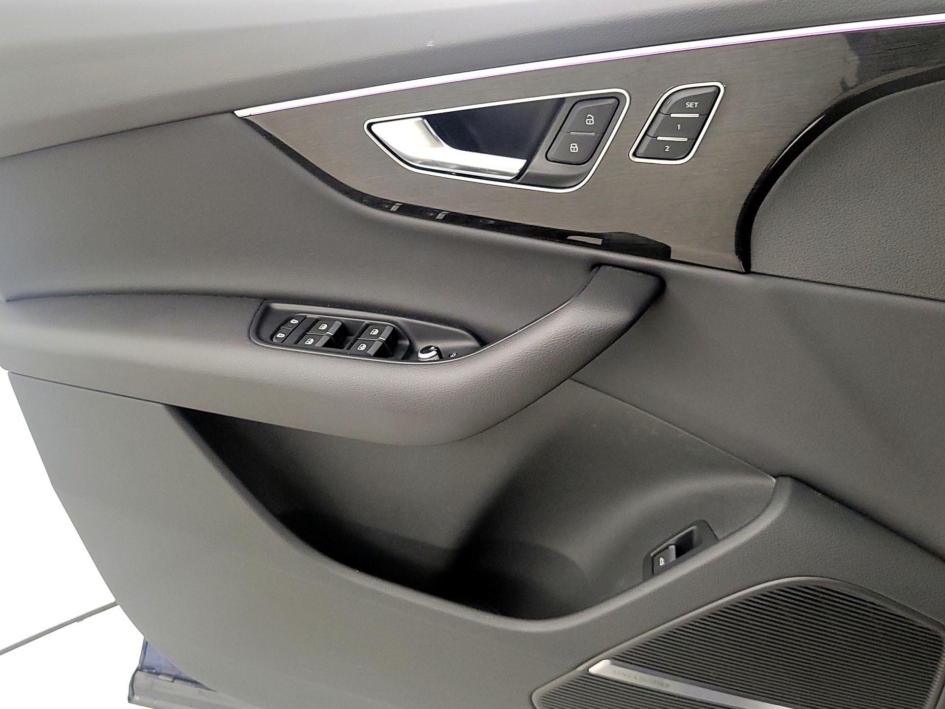 Thumbnail: 2022 Audi Q7 - 12