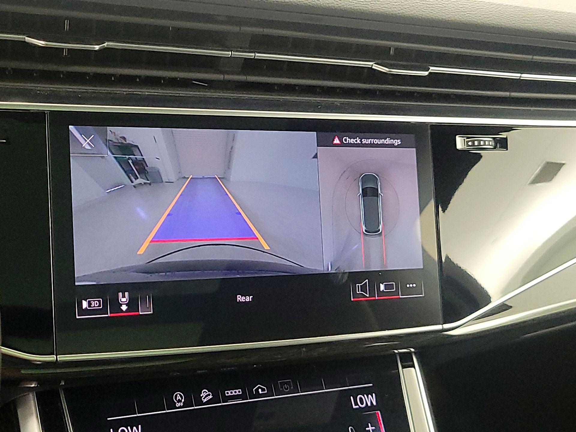 Thumbnail: 2022 Audi Q7 - 15