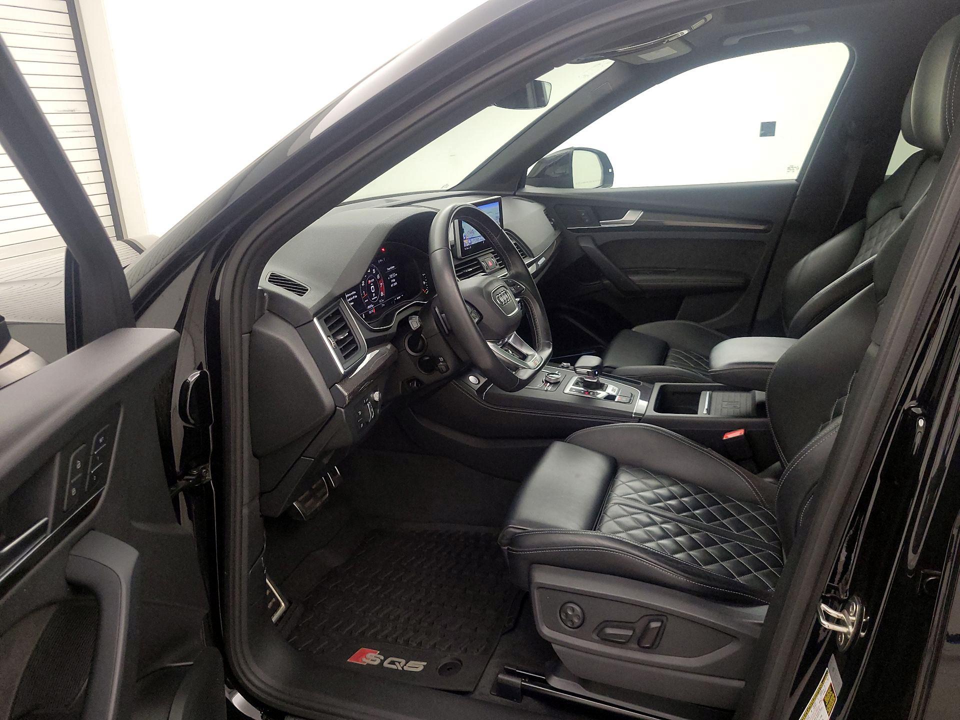 Thumbnail: 2019 Audi SQ5 - 11