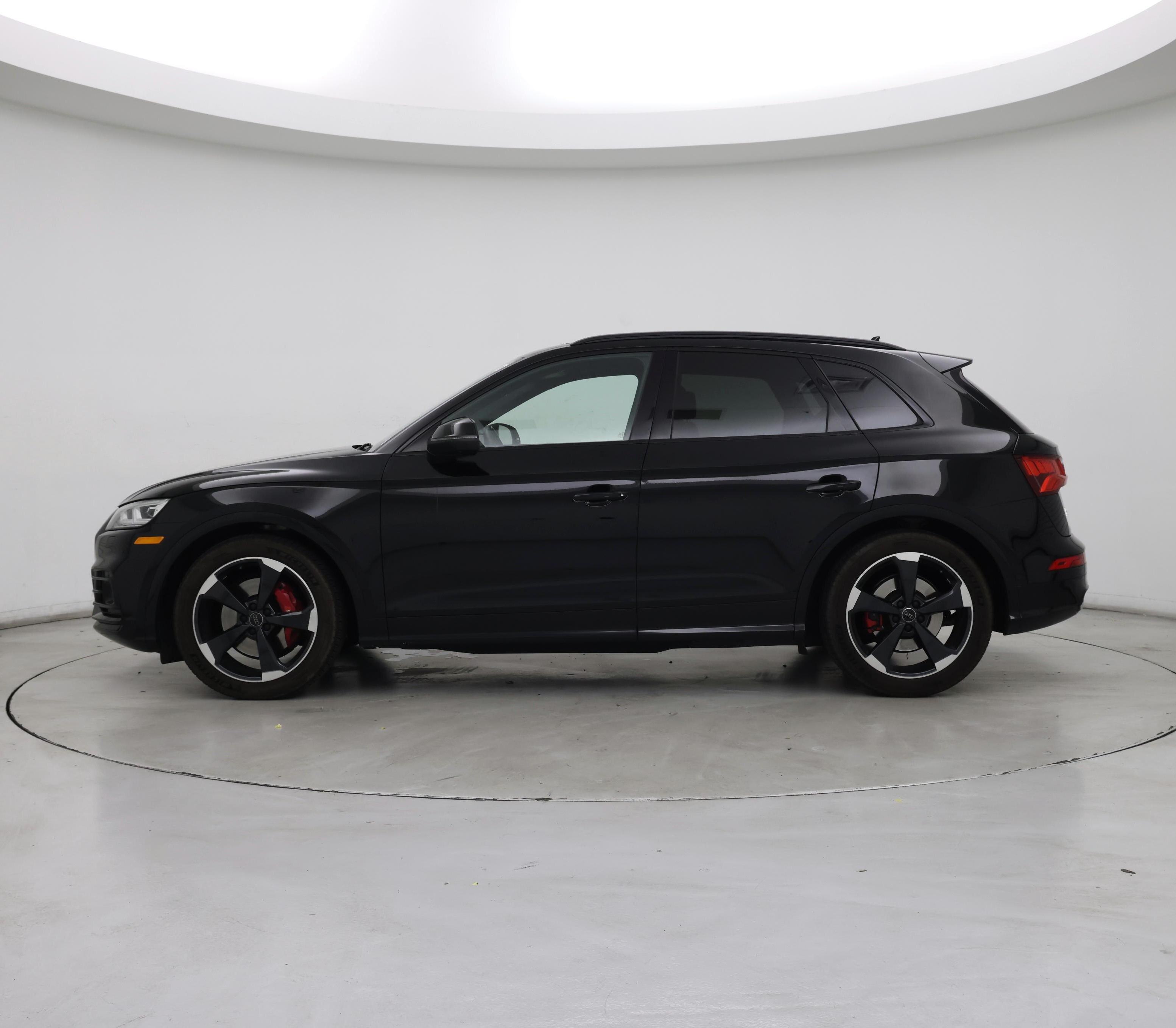 Thumbnail: 2019 Audi SQ5 - 3