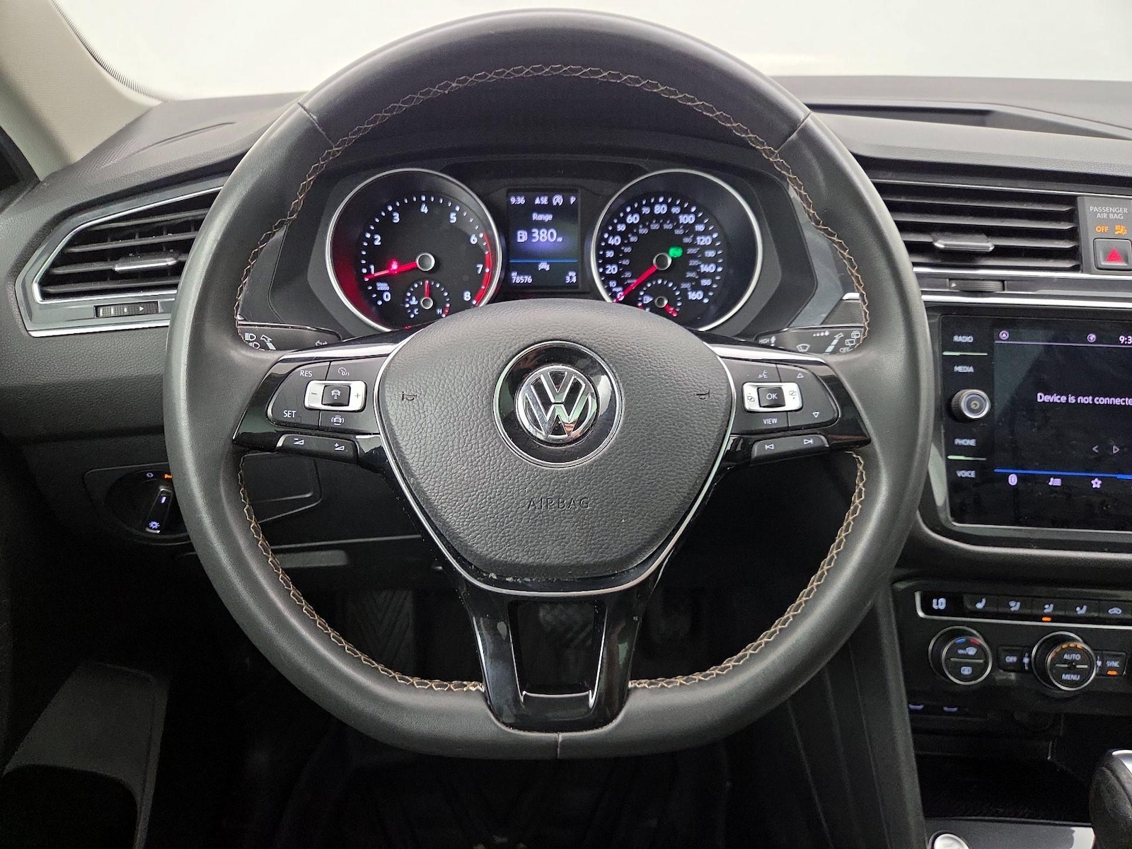 2021 Volkswagen Tiguan SE - Photo 11