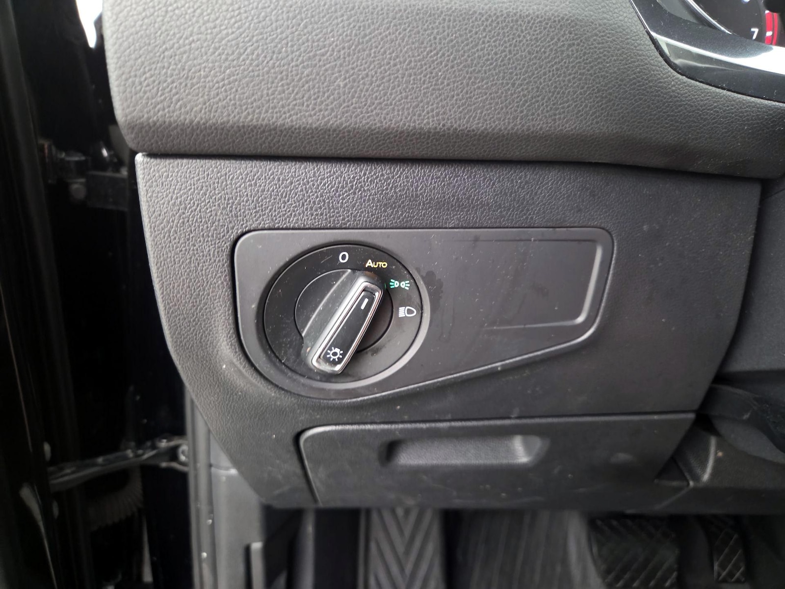 2021 Volkswagen Tiguan SE - Photo 14