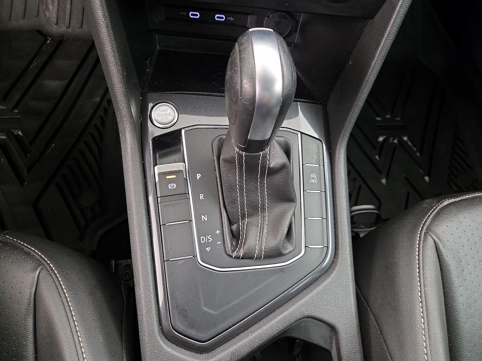 2021 Volkswagen Tiguan SE - Photo 18