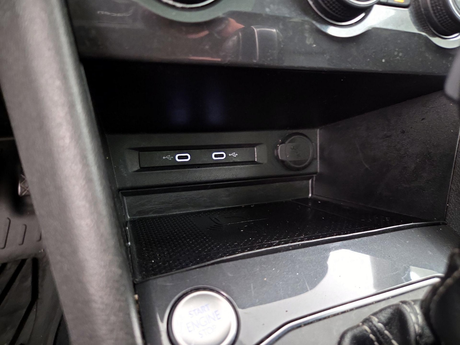 2021 Volkswagen Tiguan SE - Photo 19