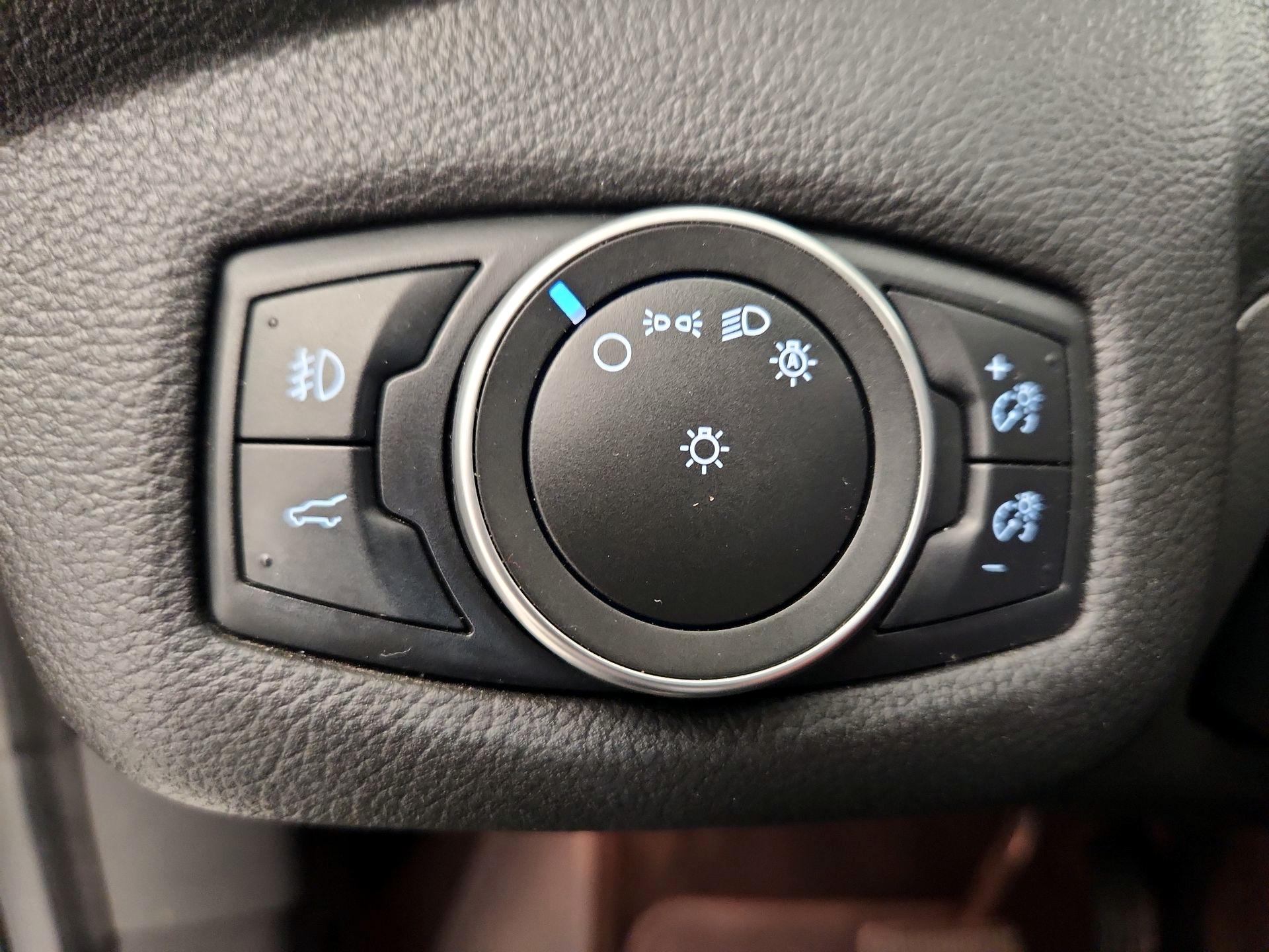 Thumbnail: 2019 Ford Escape - 13
