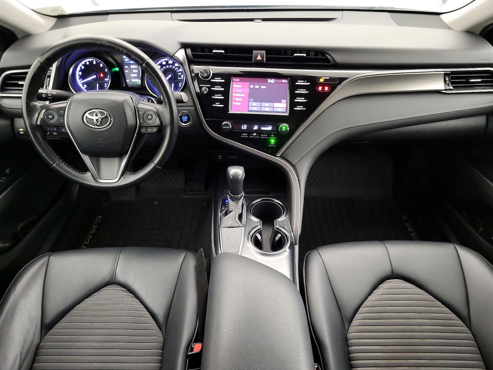 2019 Toyota Camry SE - Photo 10