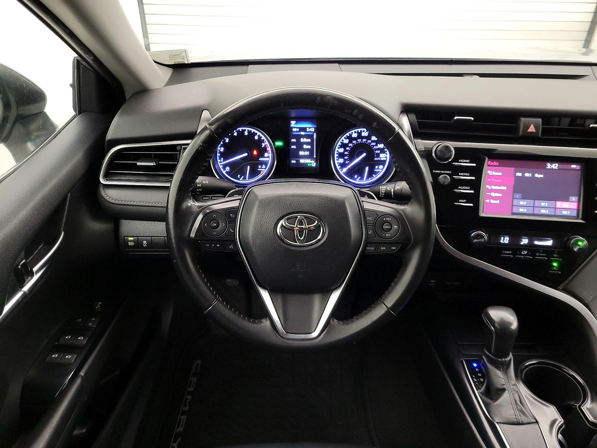 Thumbnail: 2019 Toyota Camry - 10