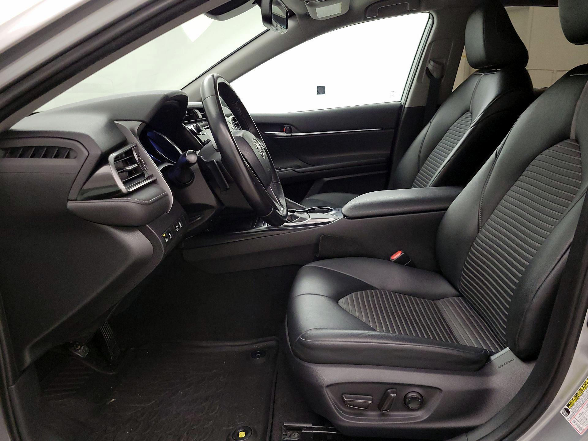 Thumbnail: 2019 Toyota Camry - 11