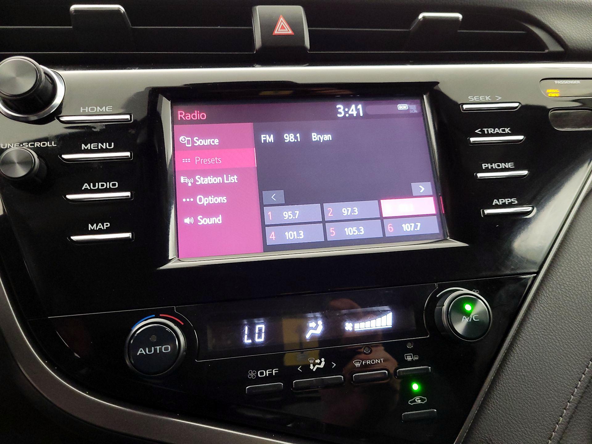 Thumbnail: 2019 Toyota Camry - 15