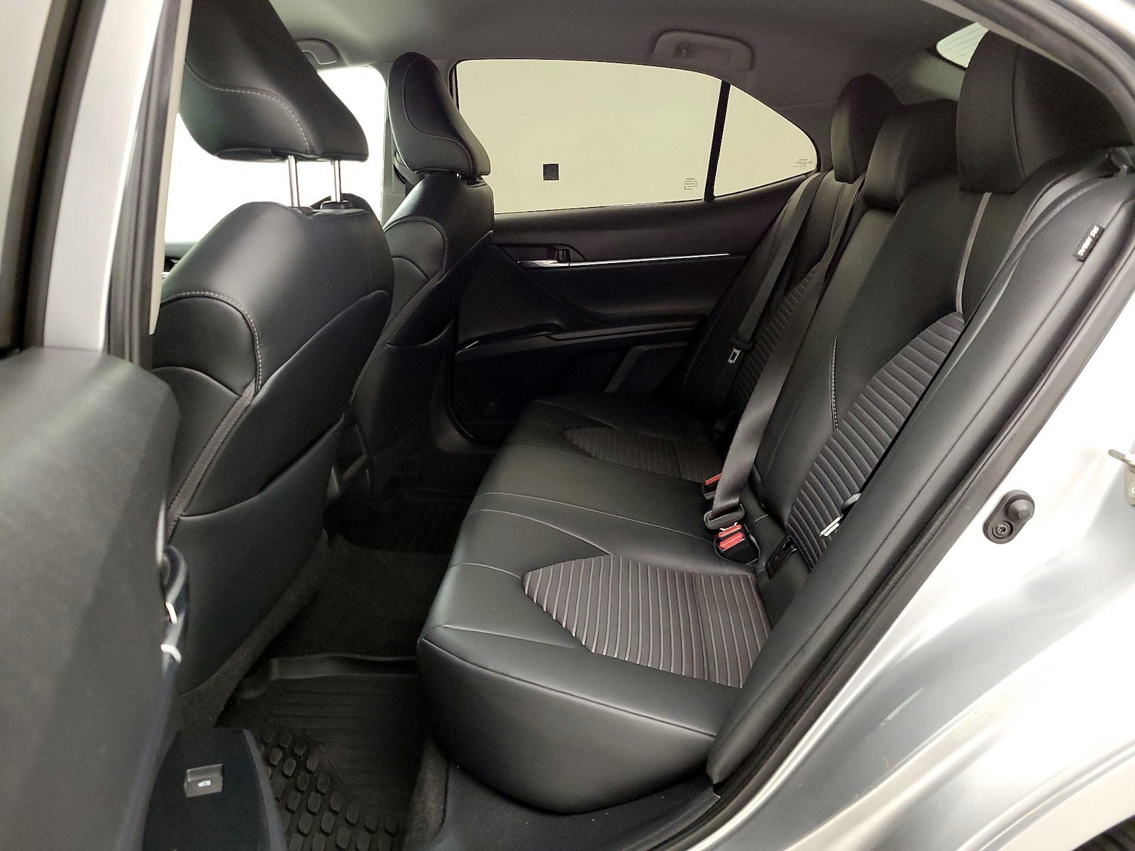 2019 Toyota Camry SE - Photo 20