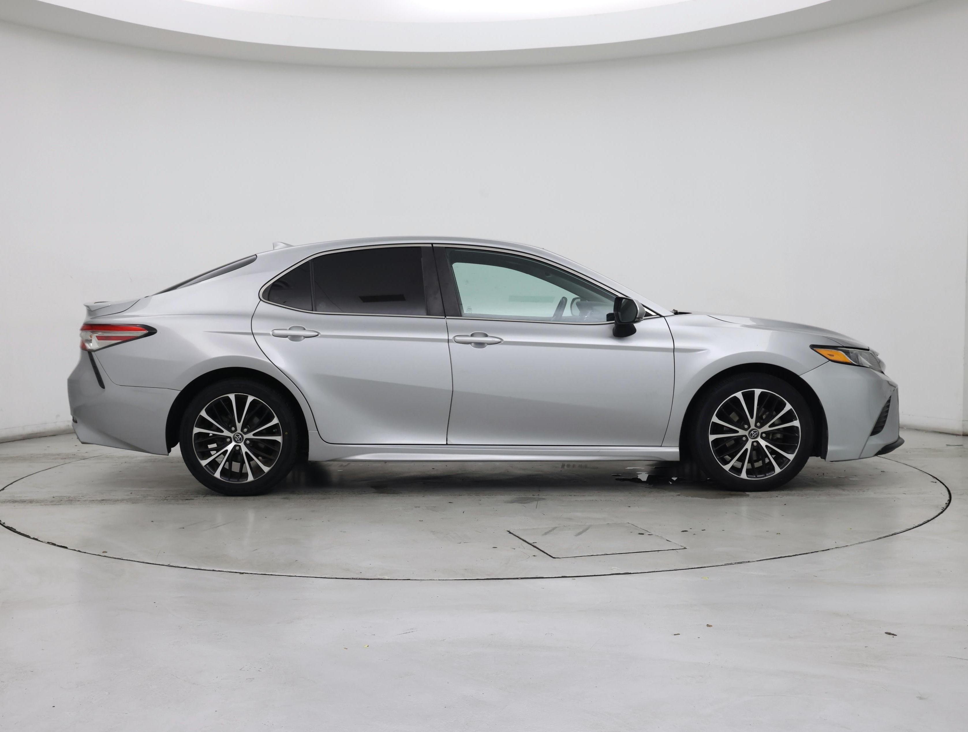 Thumbnail: 2019 Toyota Camry - 7