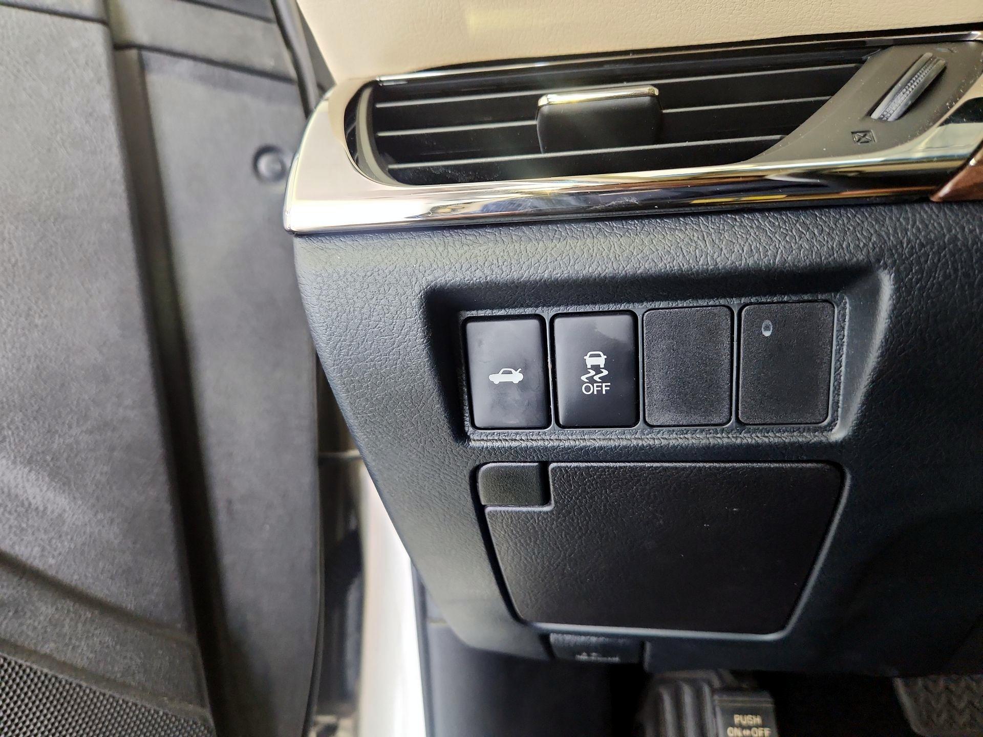 Thumbnail: 2015 Toyota Avalon - 13