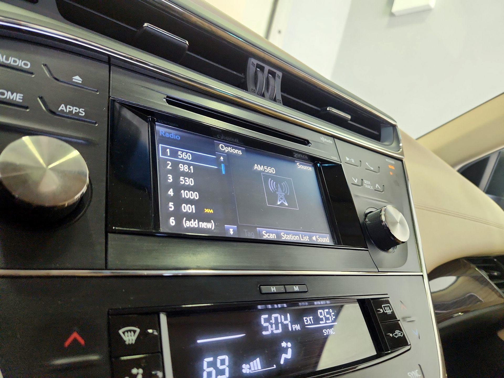 Thumbnail: 2015 Toyota Avalon - 15