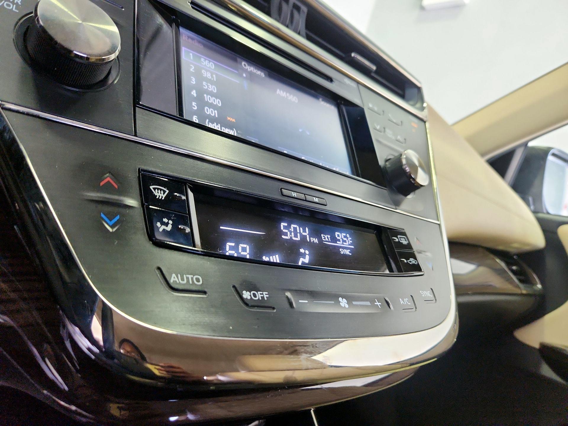 Thumbnail: 2015 Toyota Avalon - 16