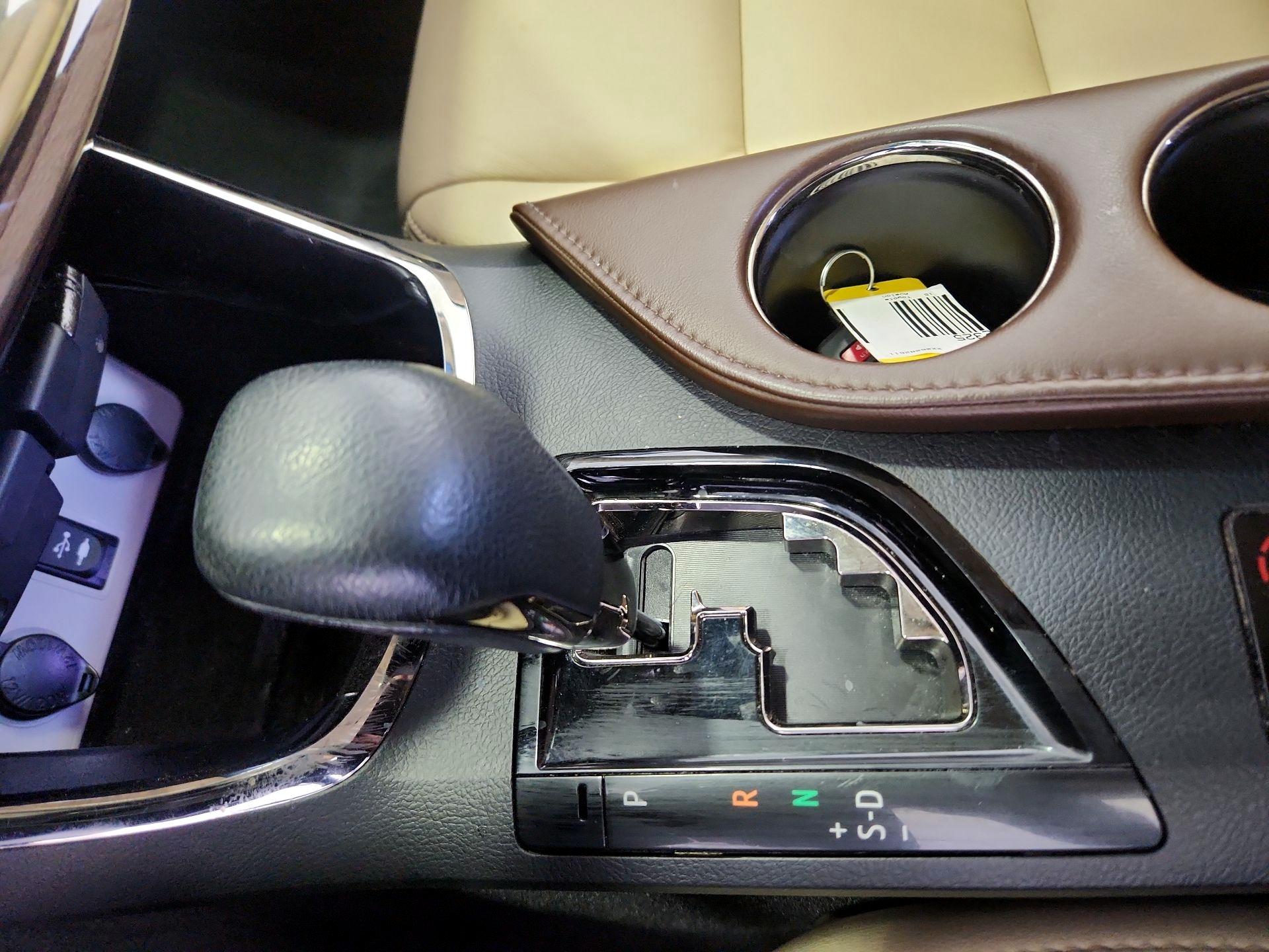Thumbnail: 2015 Toyota Avalon - 17