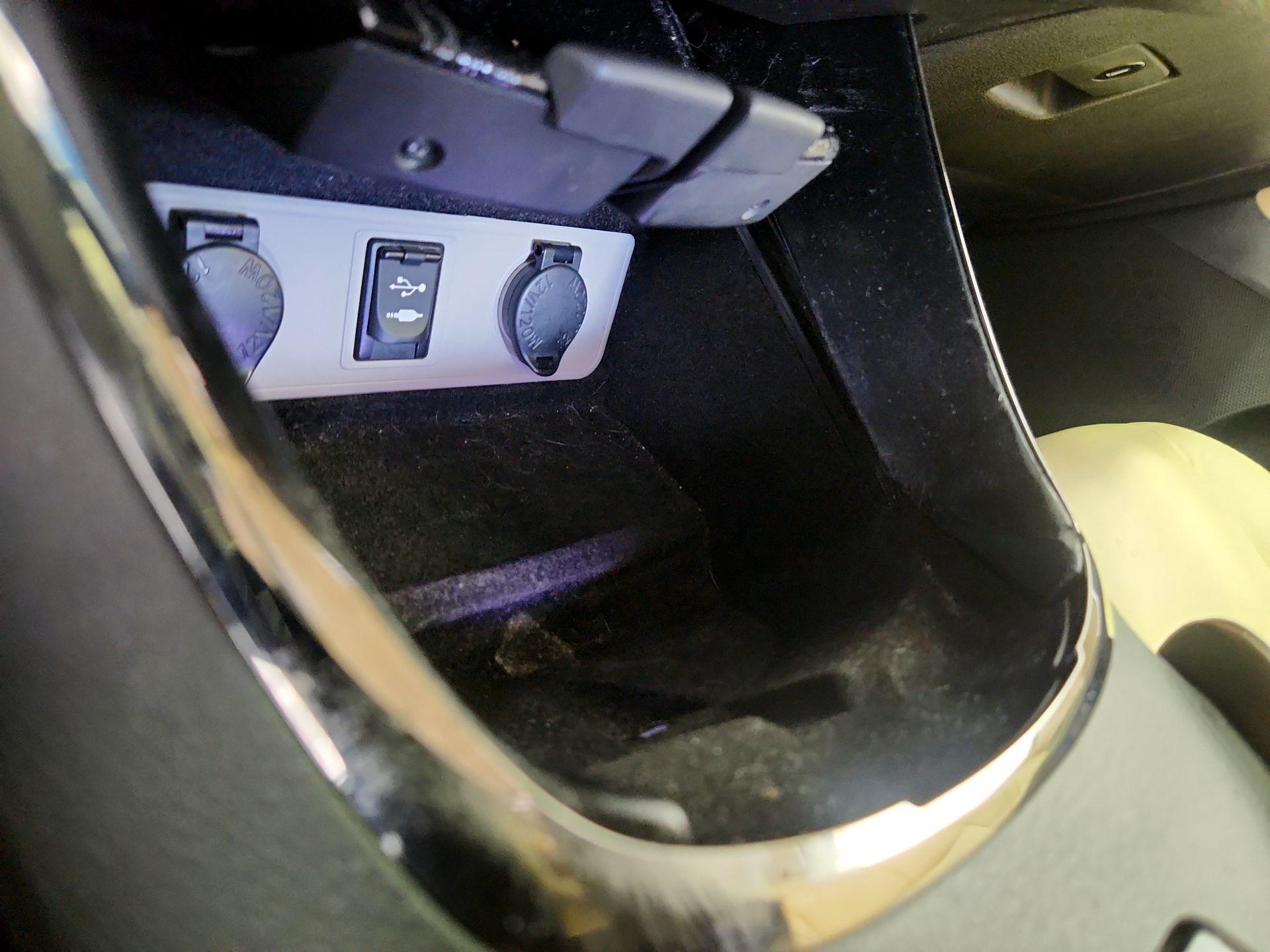 Thumbnail: 2015 Toyota Avalon - 18