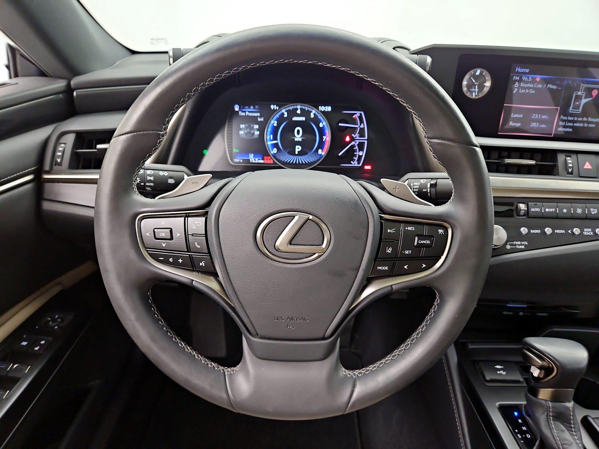 Thumbnail: 2021 Lexus ES - 10