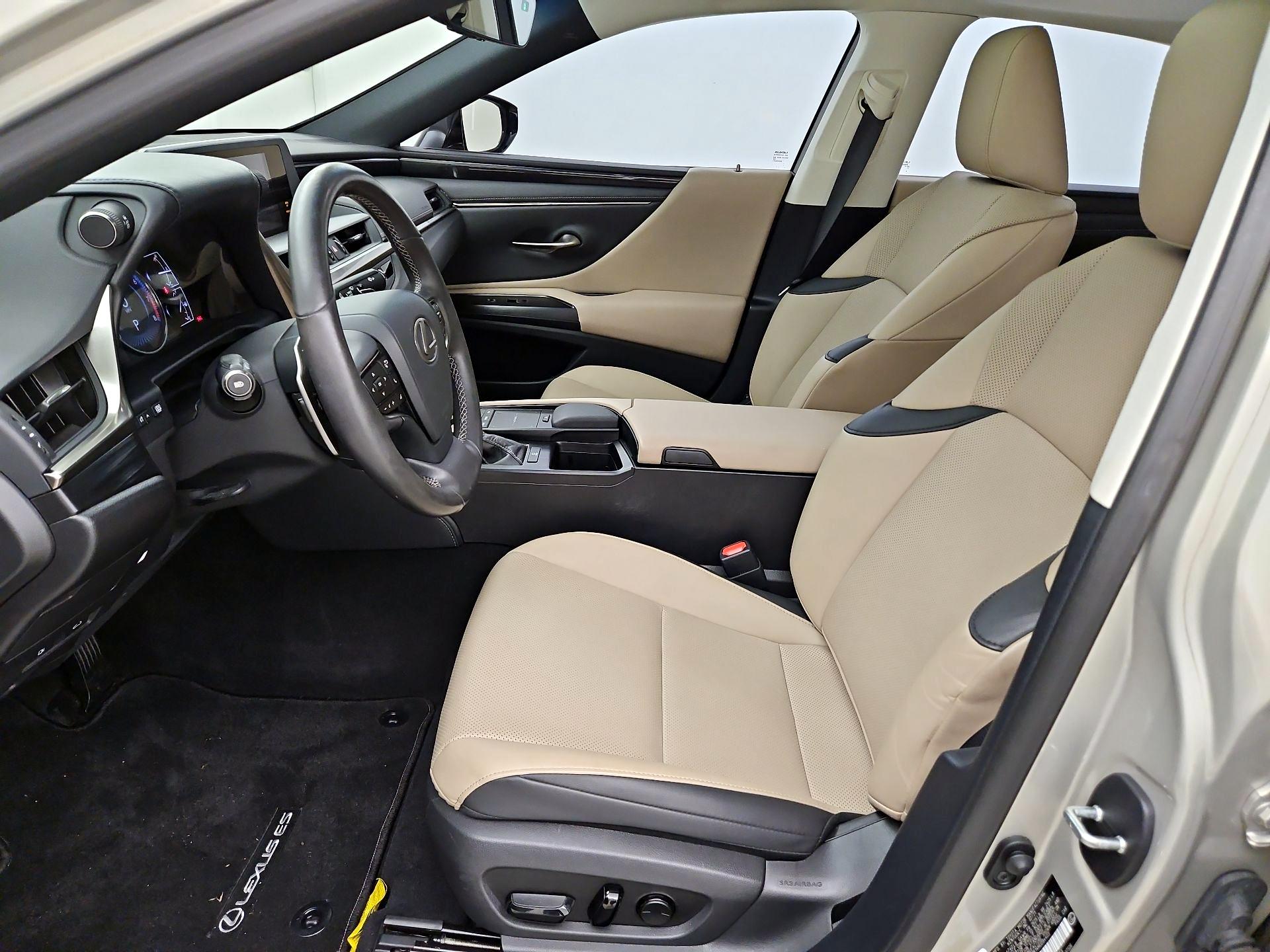 Thumbnail: 2021 Lexus ES - 11