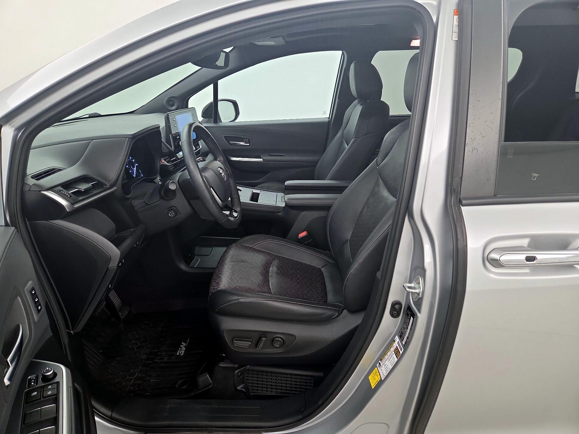 Thumbnail: 2023 Toyota Sienna - 11