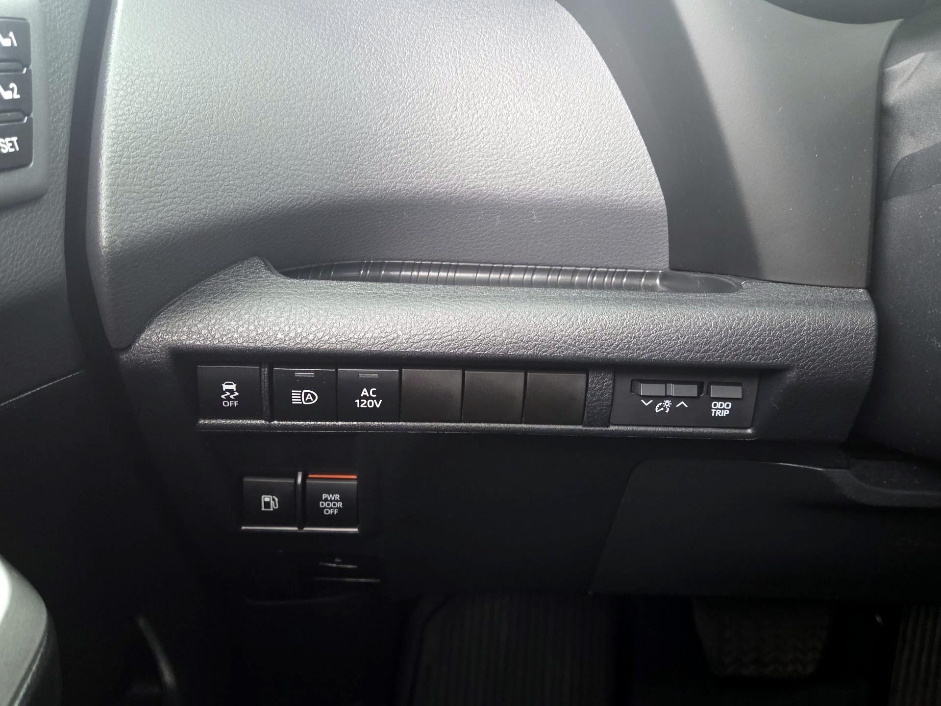 Thumbnail: 2023 Toyota Sienna - 13
