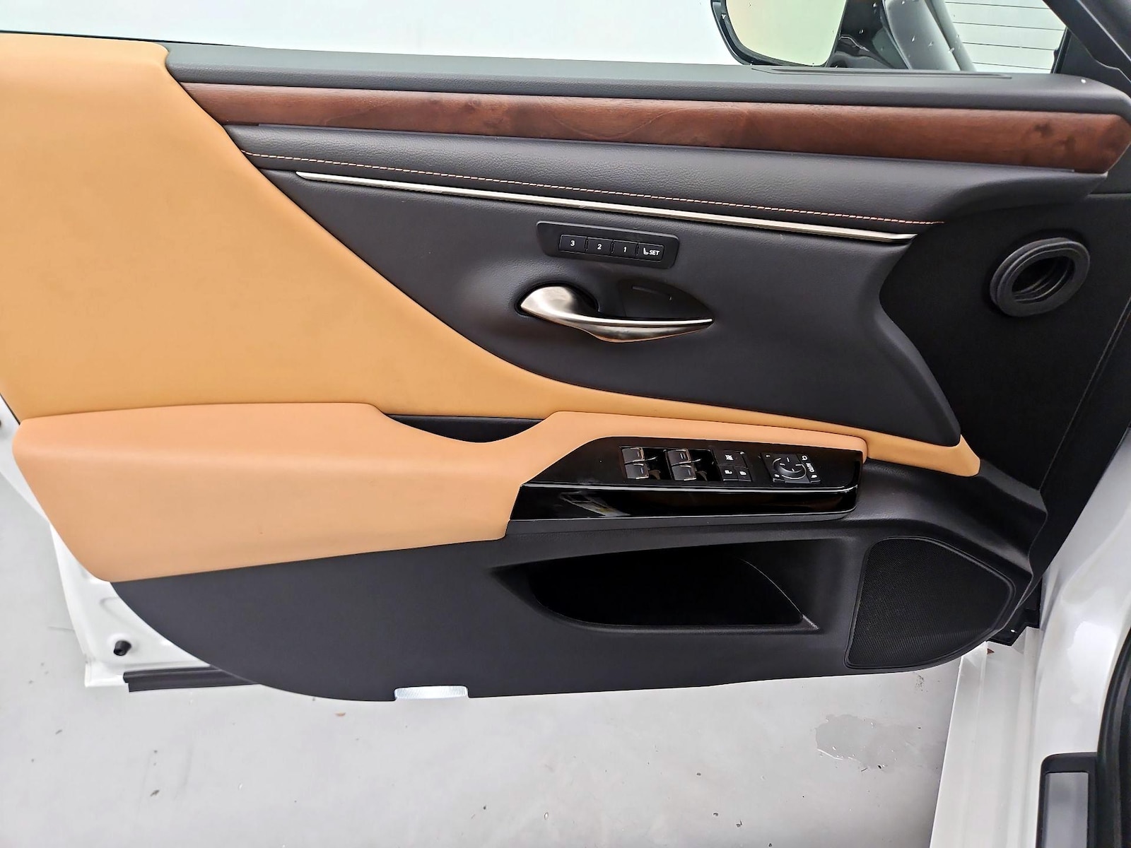 2023 Lexus ES 350 - Photo 11