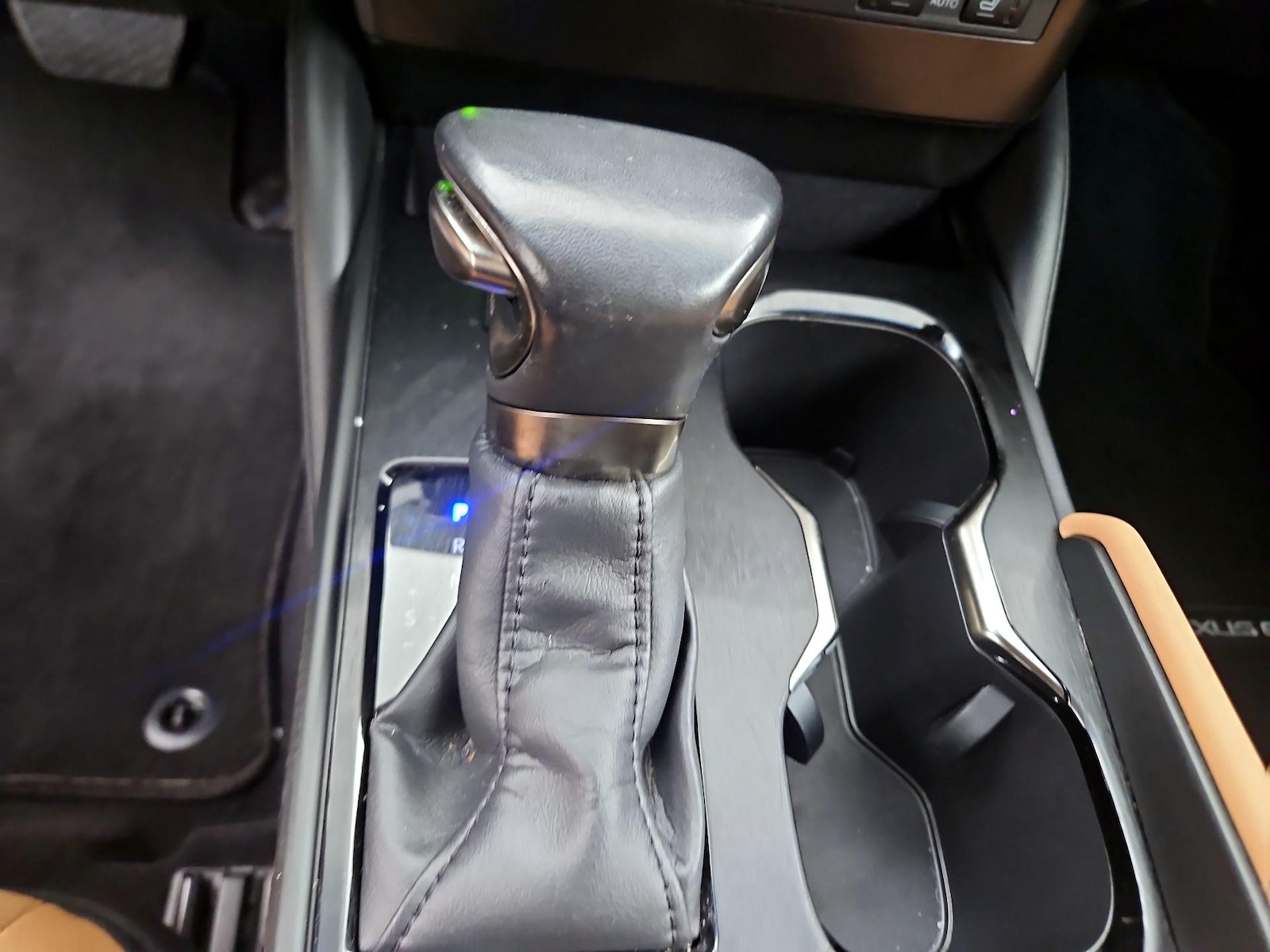 2023 Lexus ES 350 - Photo 17