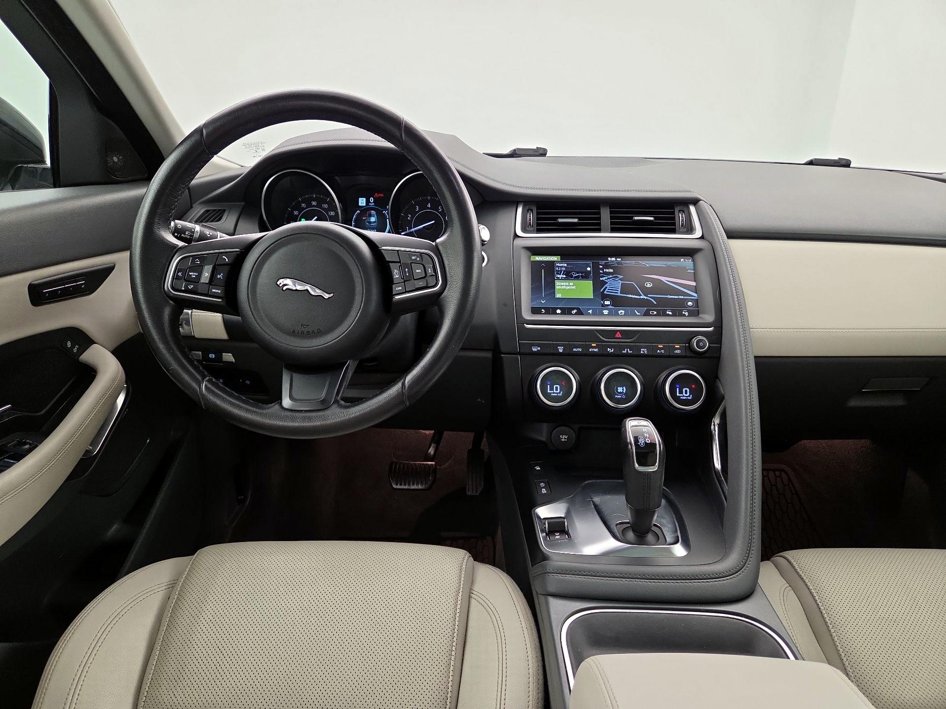 Thumbnail: 2019 Jaguar E-Pace - 10
