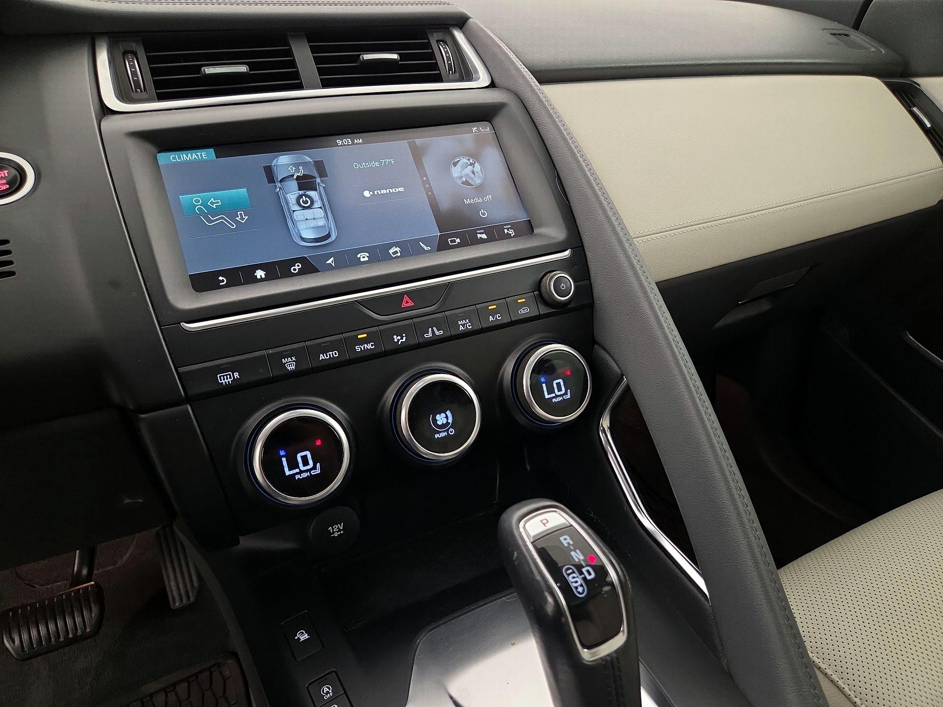 Thumbnail: 2019 Jaguar E-Pace - 17