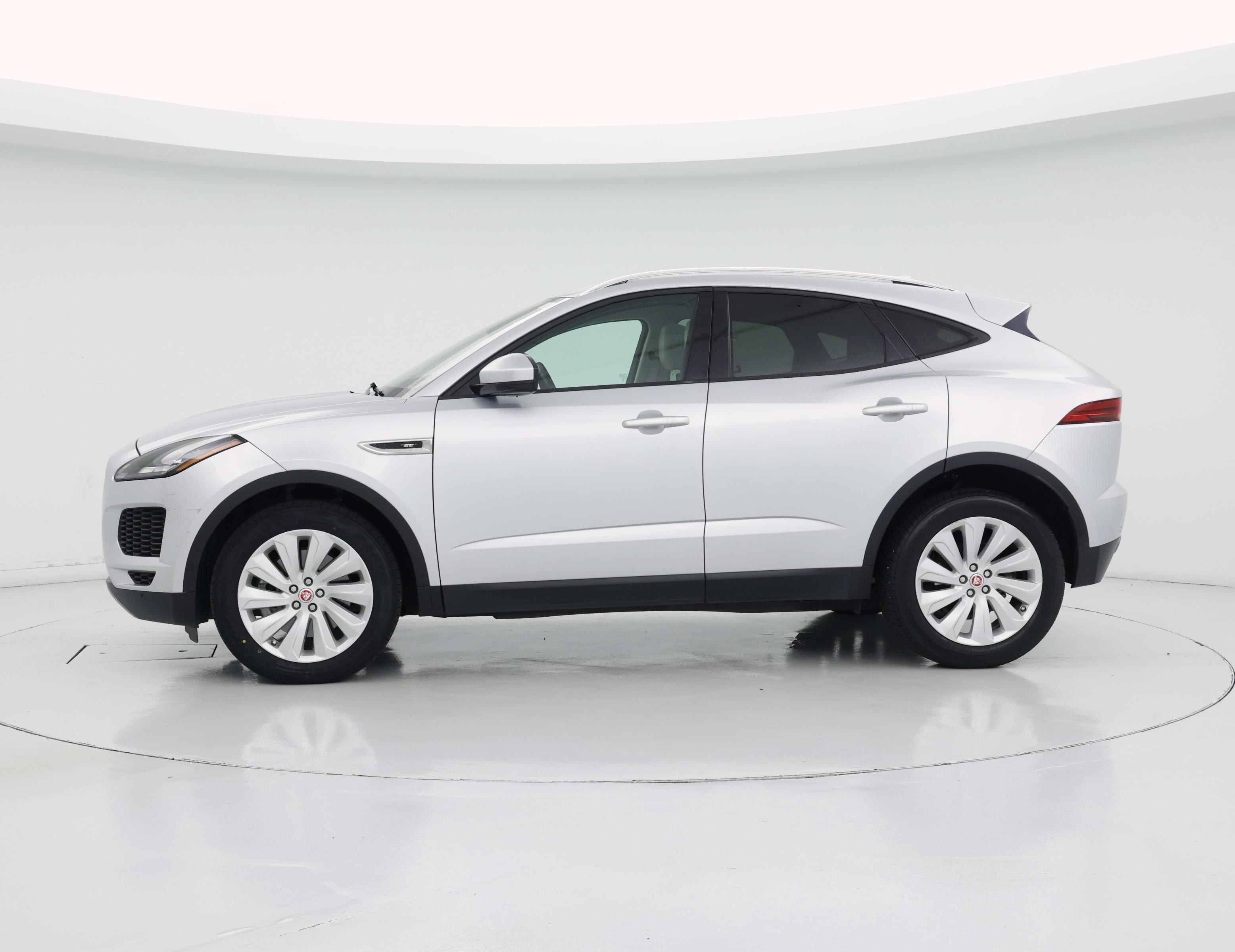Thumbnail: 2019 Jaguar E-Pace - 3