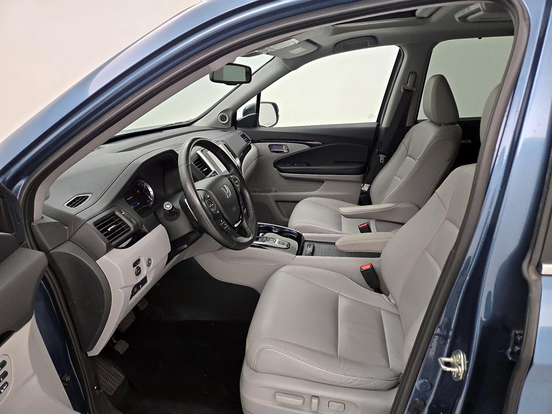 Thumbnail: 2016 Honda Pilot - 11