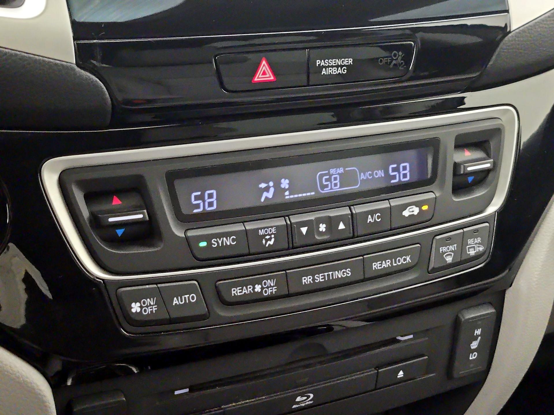 Thumbnail: 2016 Honda Pilot - 17