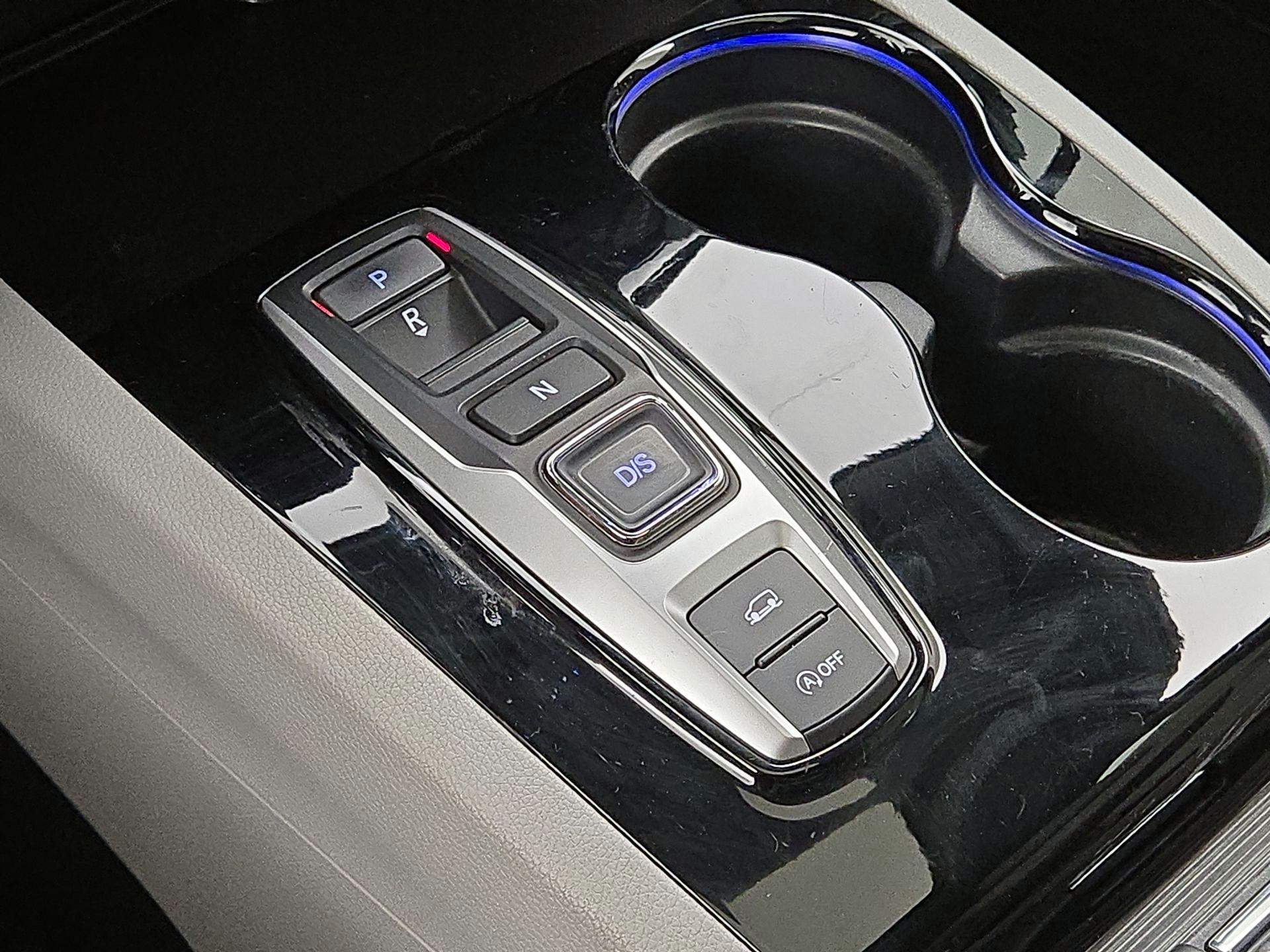 Thumbnail: 2016 Honda Pilot - 18