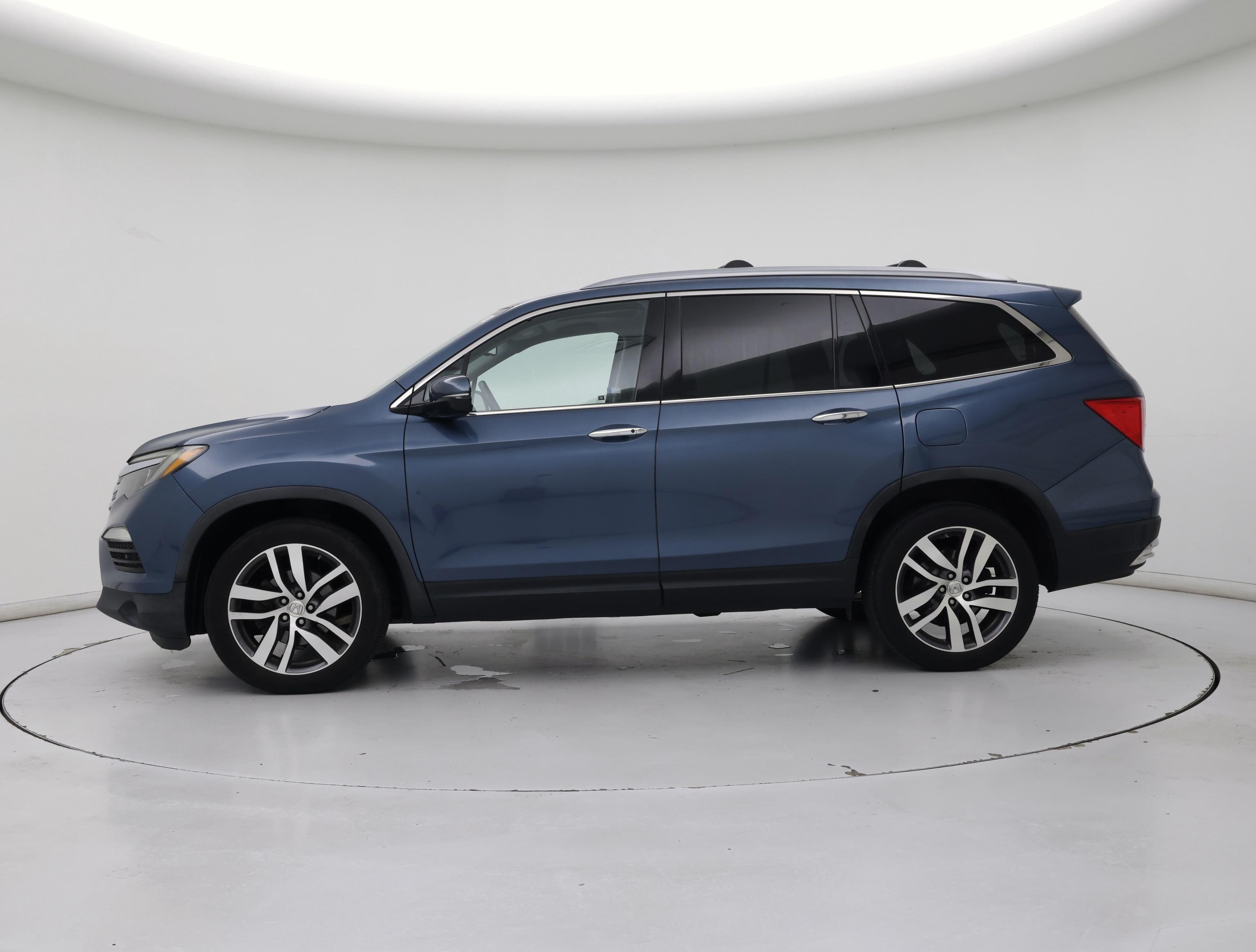 Thumbnail: 2016 Honda Pilot - 3