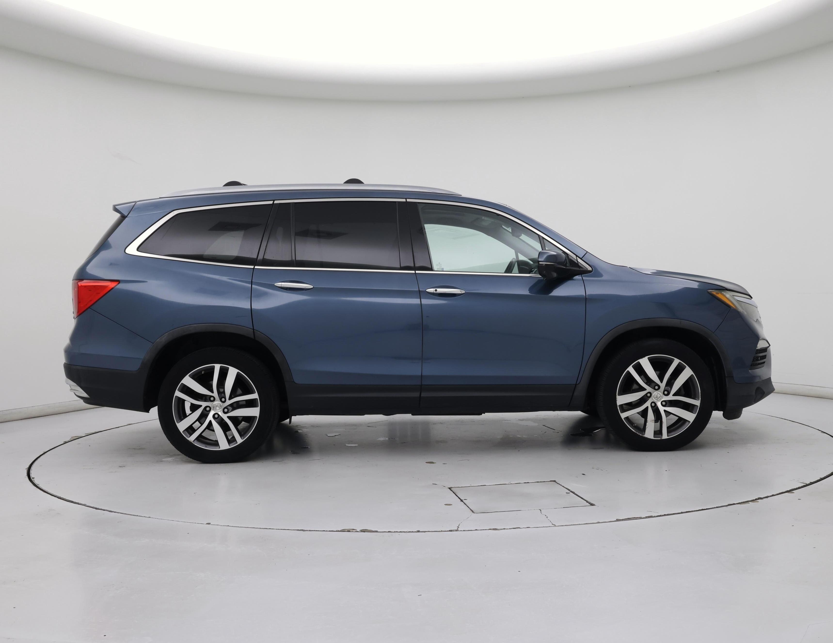 Thumbnail: 2016 Honda Pilot - 7