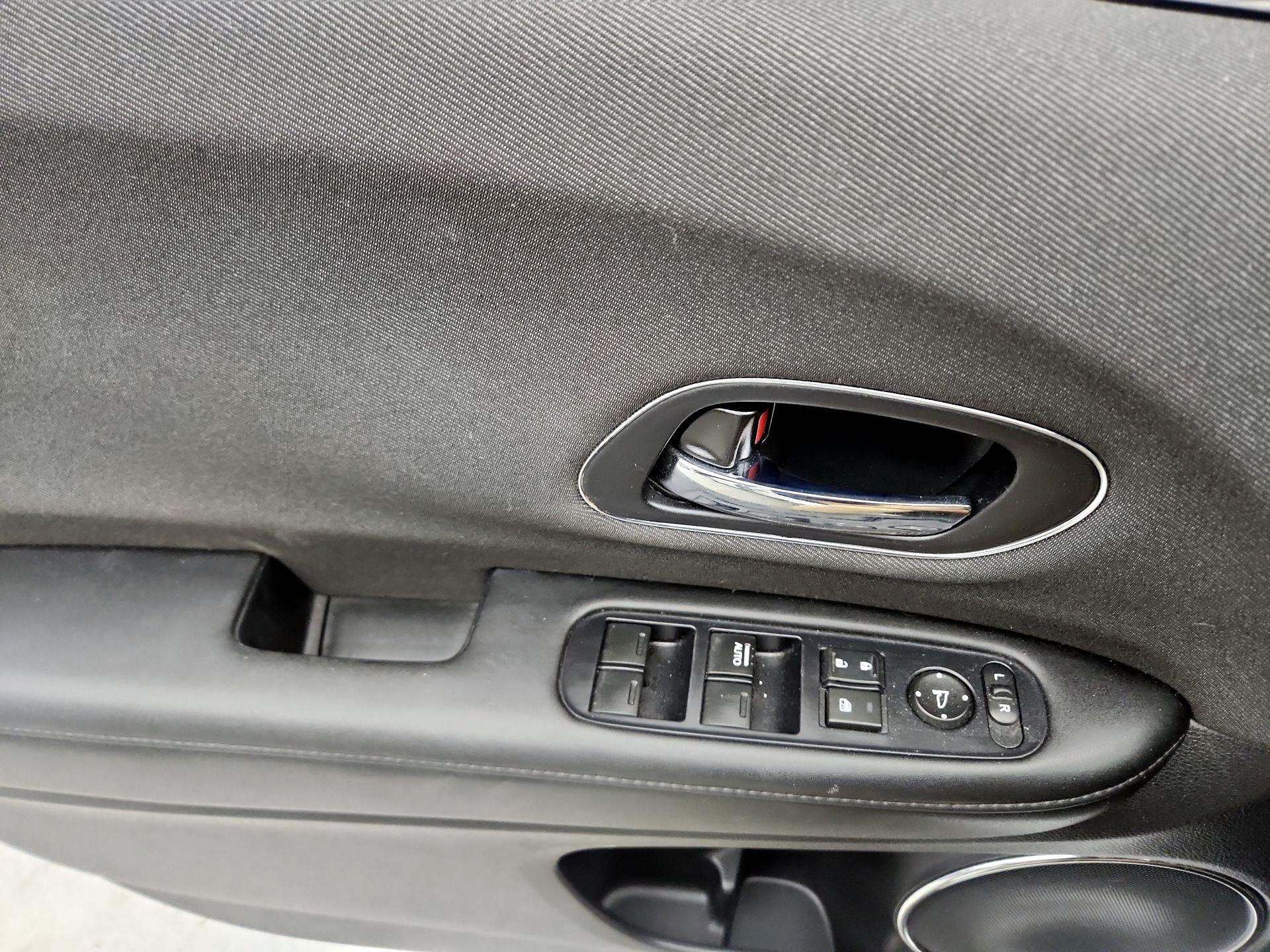 Thumbnail: 2019 Honda HR-V - 12