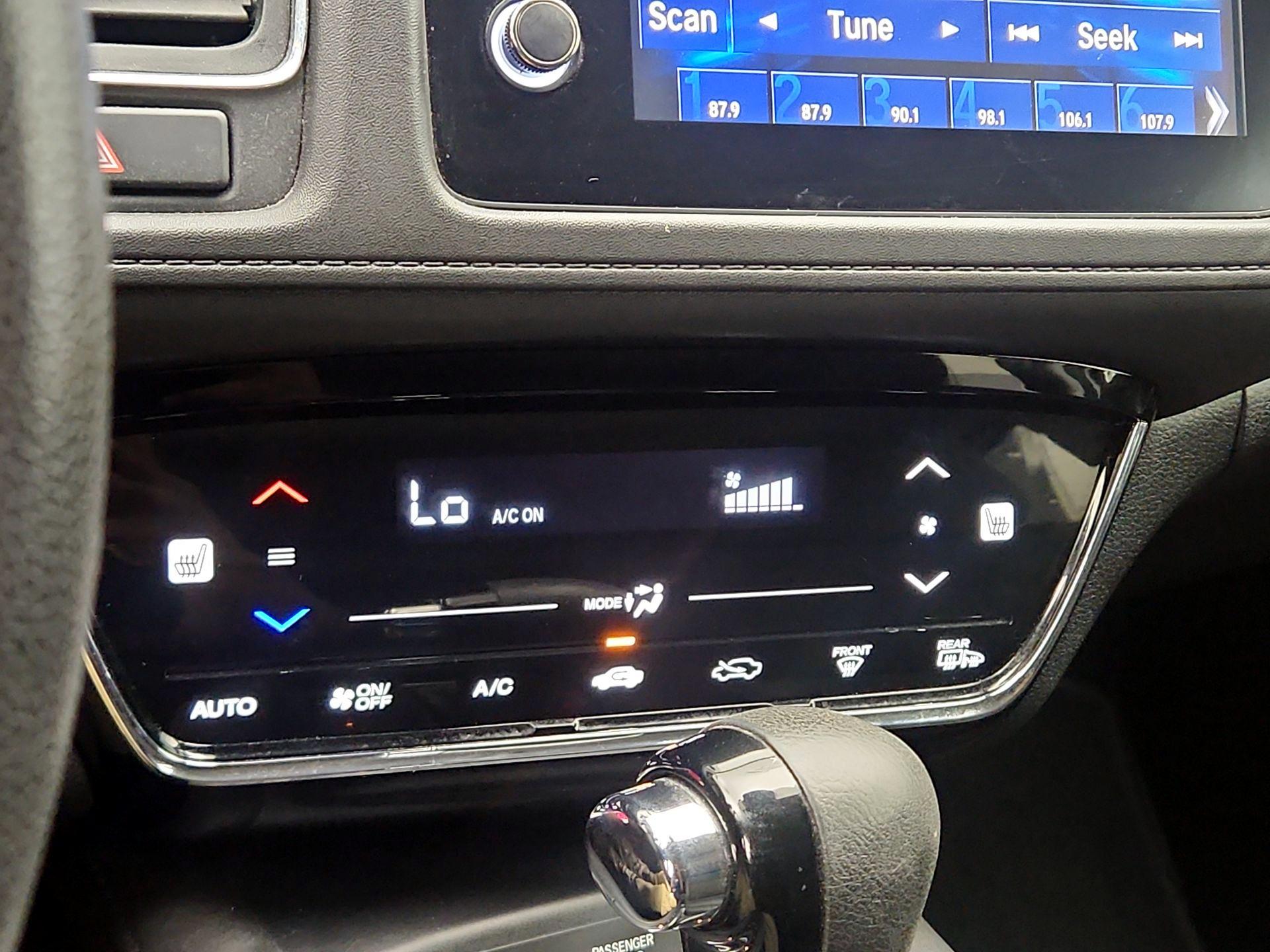 Thumbnail: 2019 Honda HR-V - 16