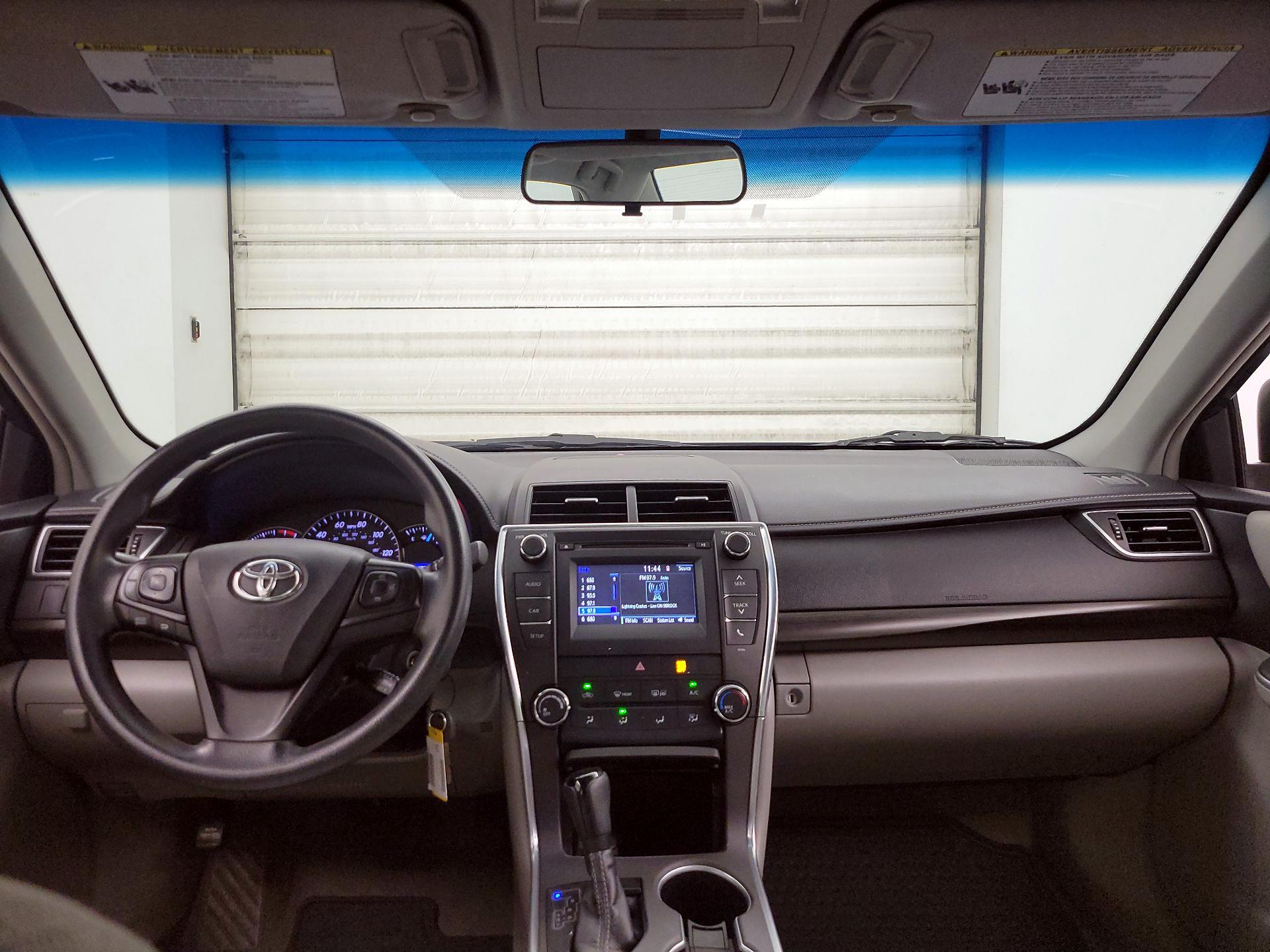 Thumbnail: 2015 Toyota Camry - 9
