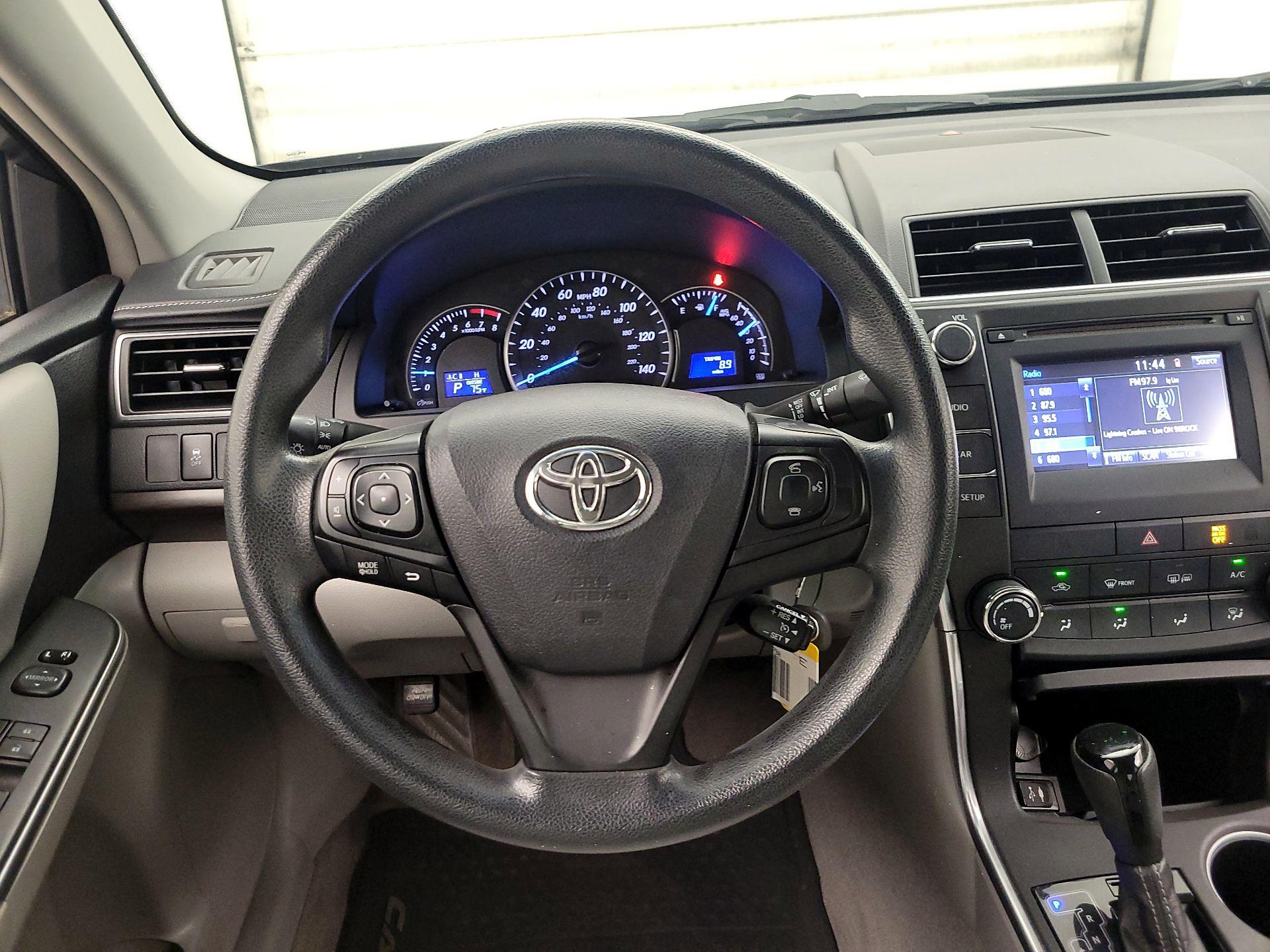 Thumbnail: 2015 Toyota Camry - 10