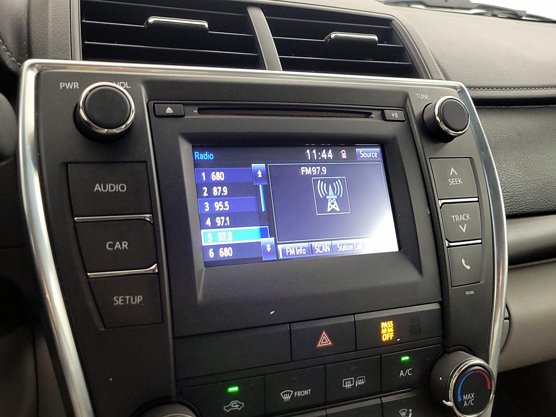 Thumbnail: 2015 Toyota Camry - 15