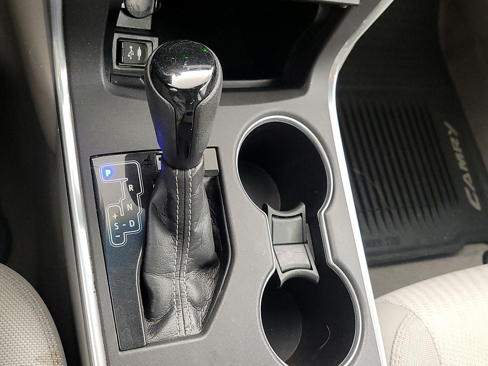Thumbnail: 2015 Toyota Camry - 17