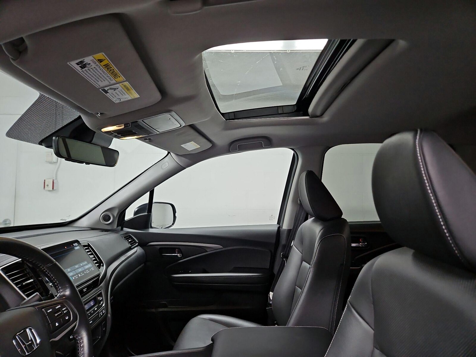 Sunroof(s) & Overhead Airbags
